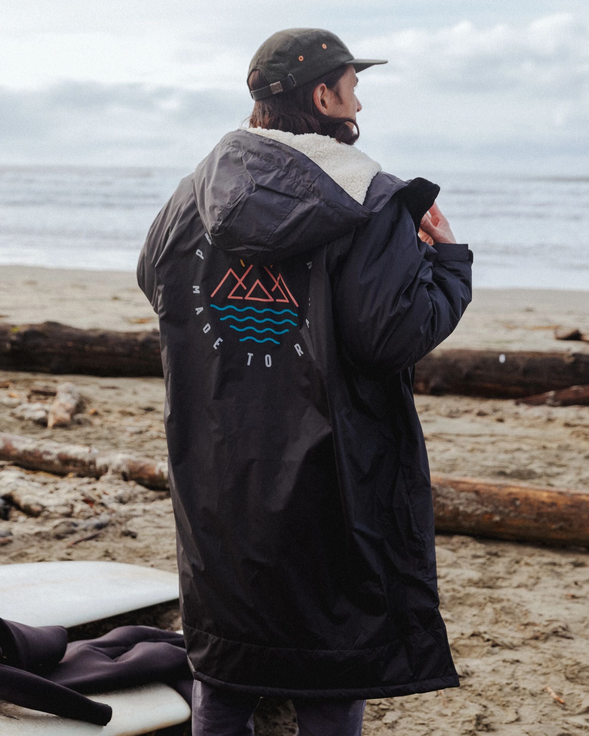 Escapism Recycled Sherpa Lined Changing Robe - Black - Lifestyle - Male