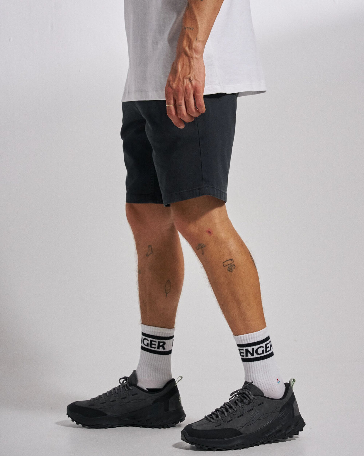 365 Cotton Short - Faded Black - Studio Model