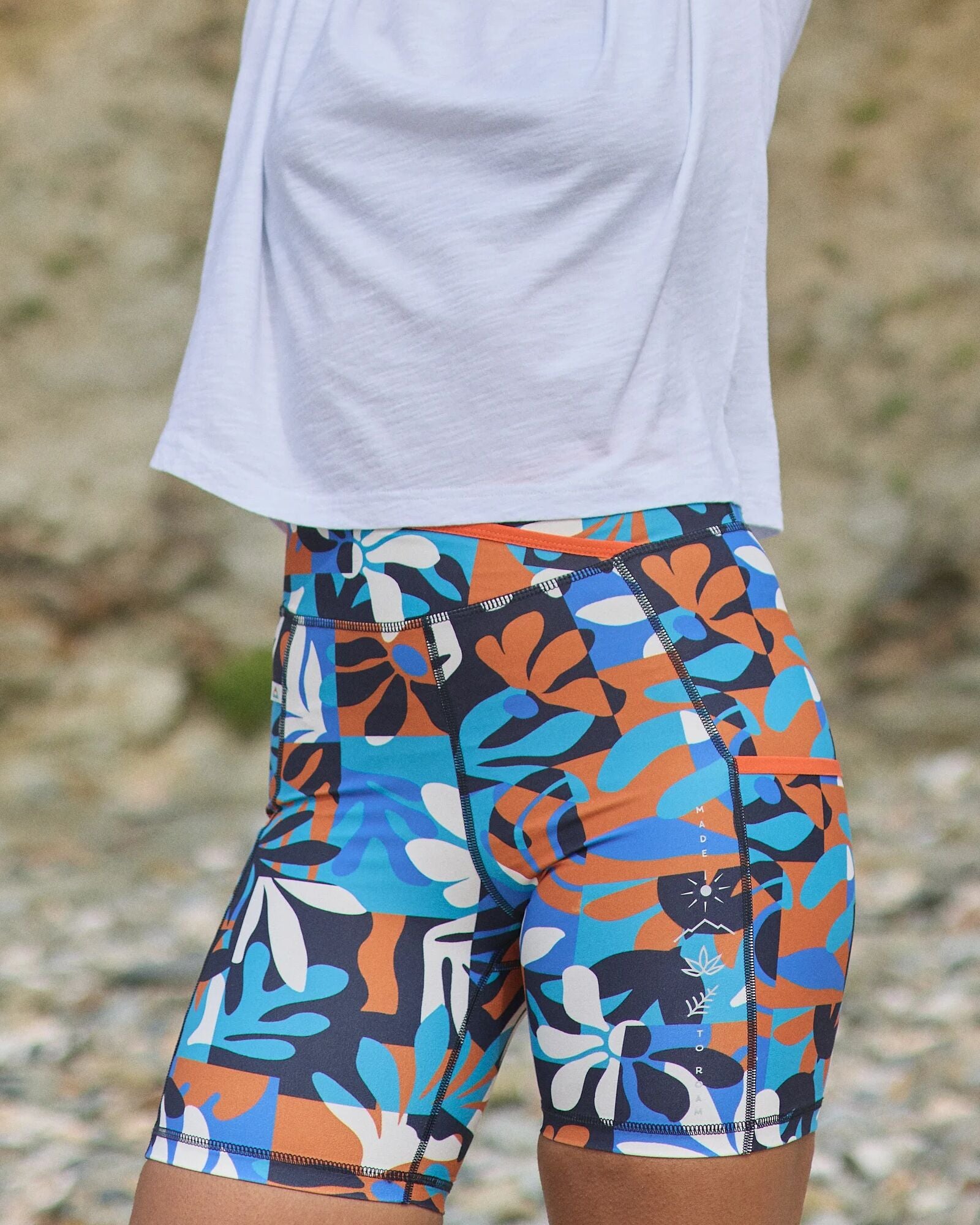 Mantra Recycled Active Short - Mountain Foliage Blue - Lifestyle