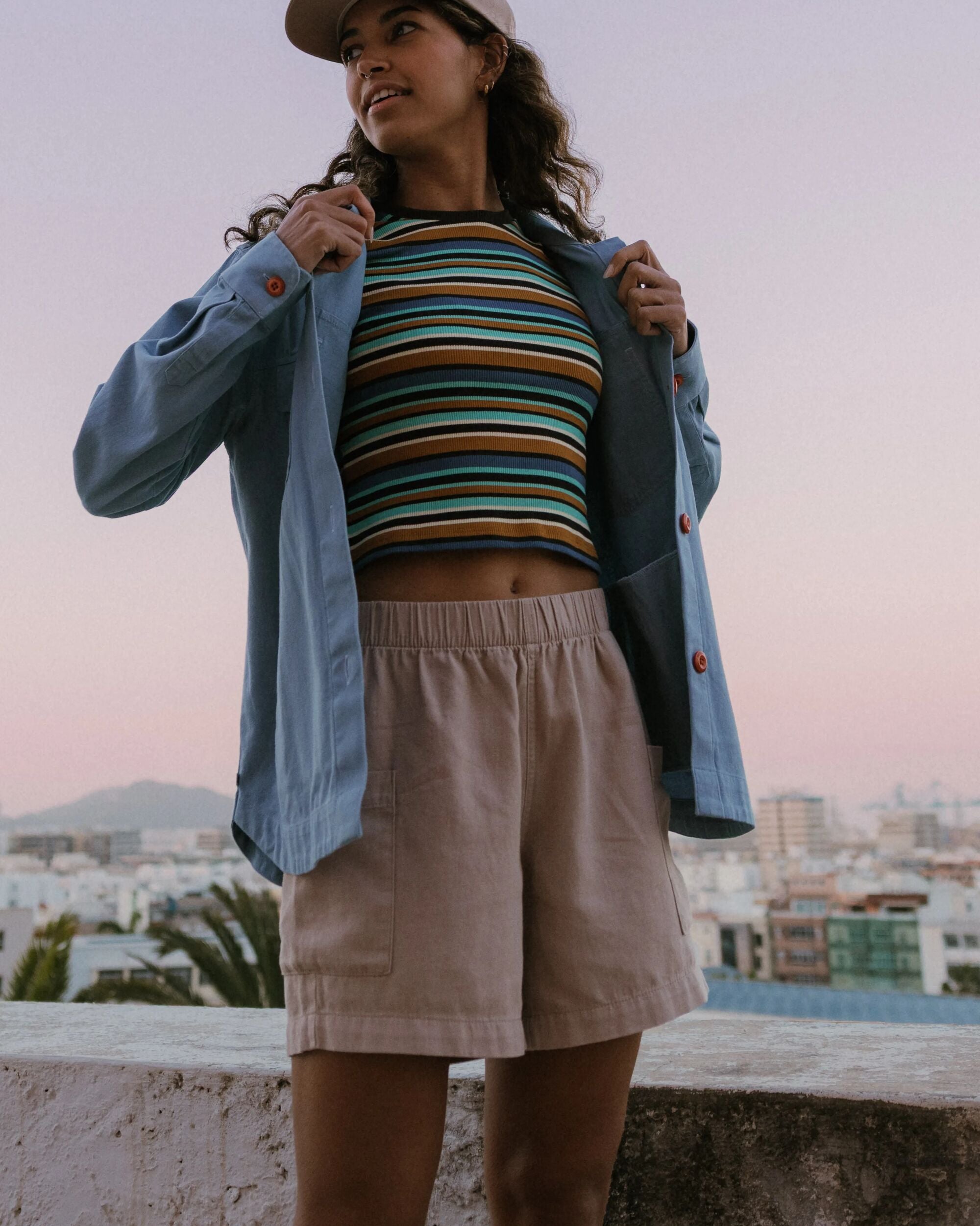 Whirl Lightweight Short - Simply TaupeWhirl Lightweight Short - Pink Violet - Lifestyle