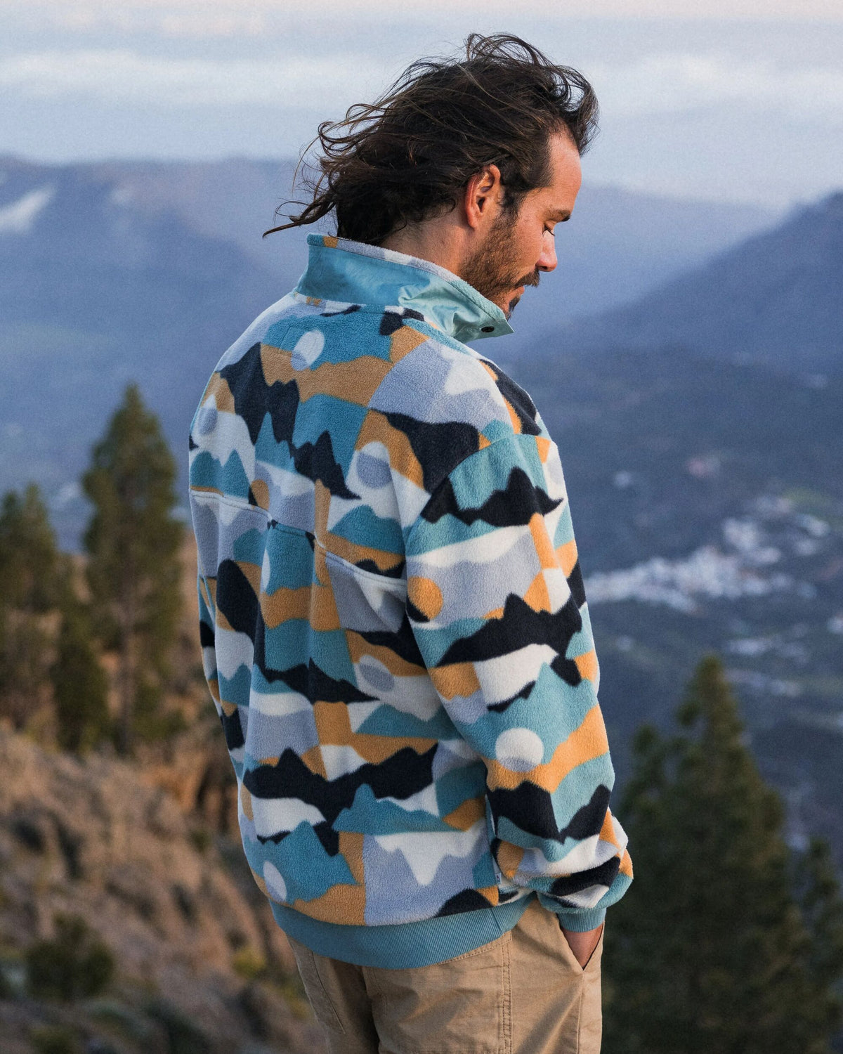 Take It Easy Polar Fleece - Vista Patchwork Arctic - Lifestyle
