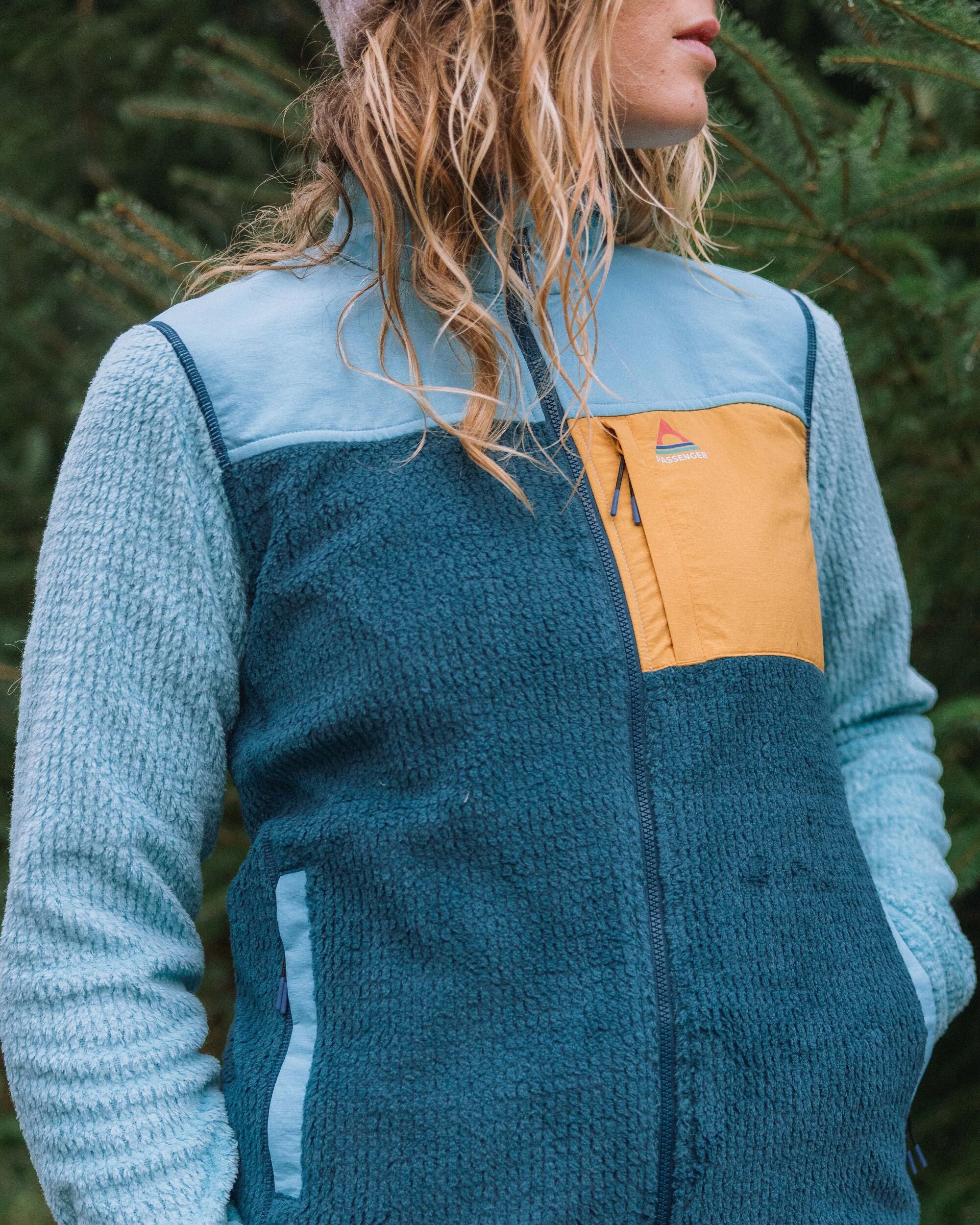 Venturescape Women's Recycled Fleece - Retro Blue/Tidal Blue - Lifestyle