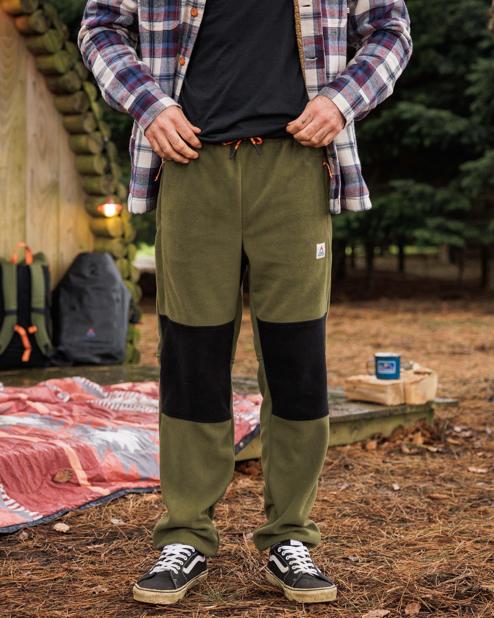 Set off Recycled Polar Fleece Jogger - True Black/ Khaki - Lifestyle