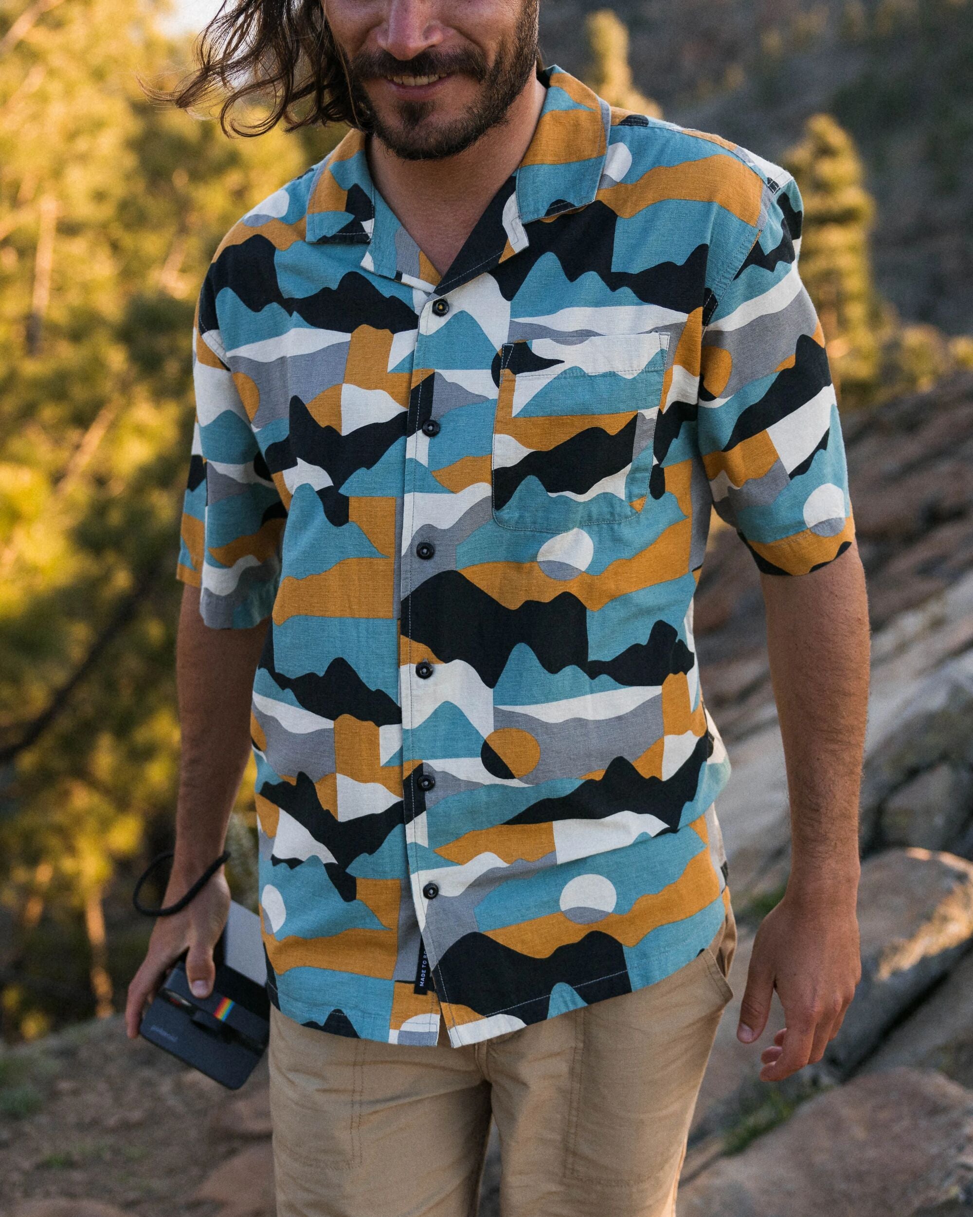 Cove Organic Textured Shirt - Vista Patchwork Arctic - Lifestyle