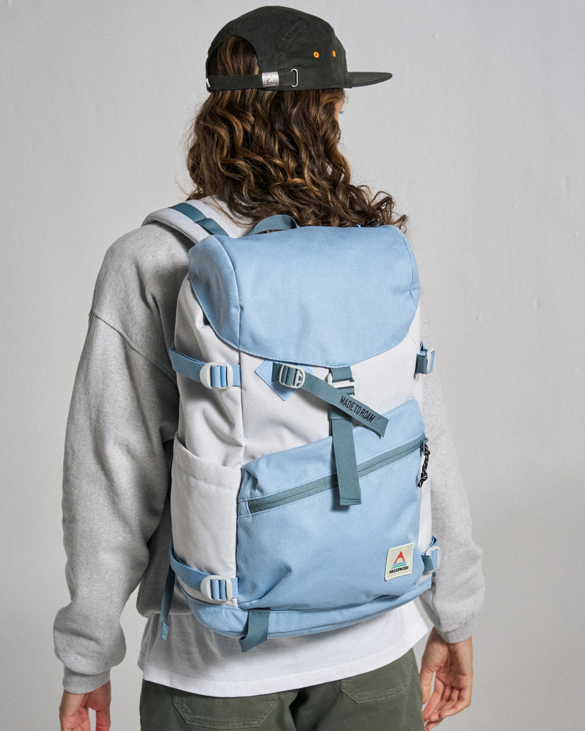 Vantage 24L Backpack - Faded Denim/ Grey Blue - Studio Model - Female