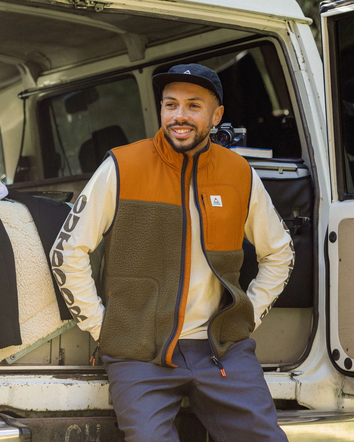 Offgrid Sherpa Fleece Vest - Dark Olive - Lifestyle