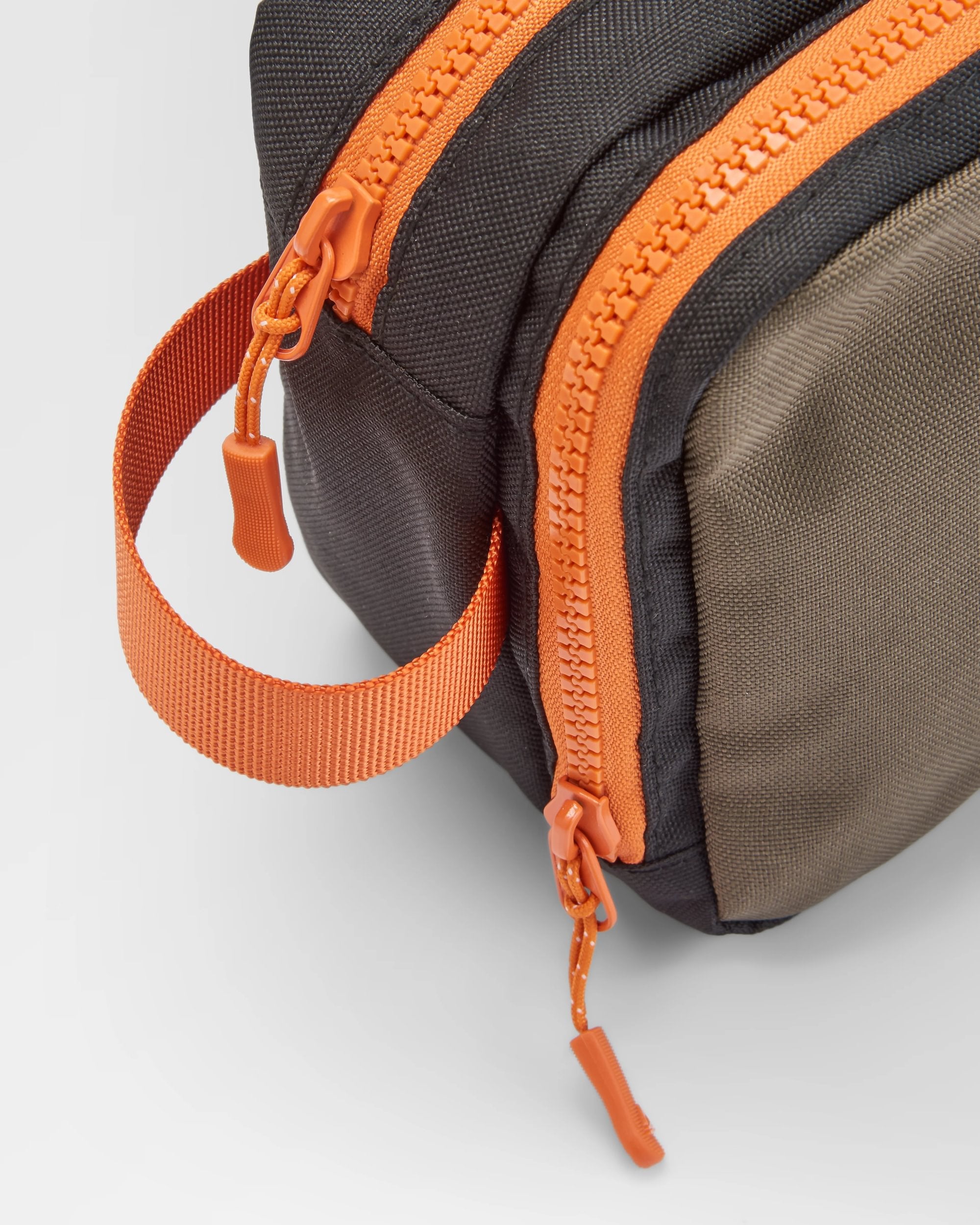 Travel Recycled Wash Kit - True Black/ Khaki - Flatlay