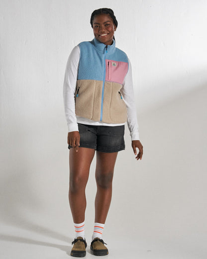 Fairbanks Sherpa Gilet - Faded Denim/Simply Taupe - Studio Model