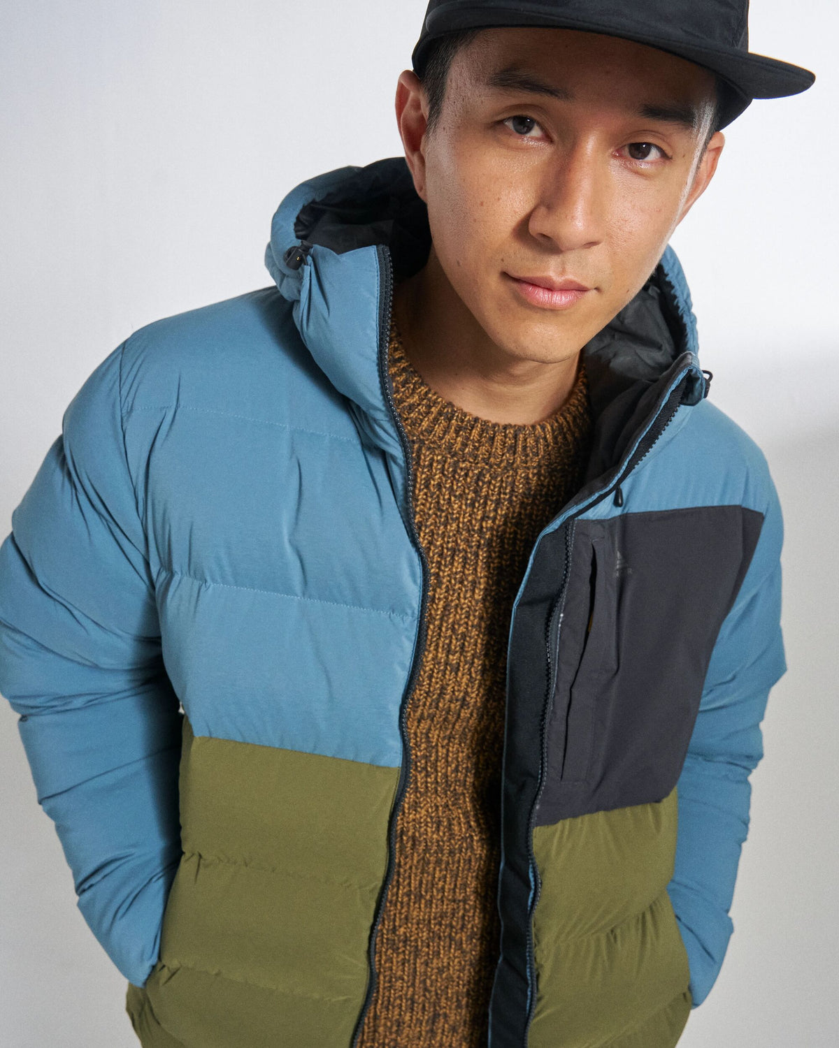Kindlewood Down Jacket - Stormy Blue/Khaki - Studio Model