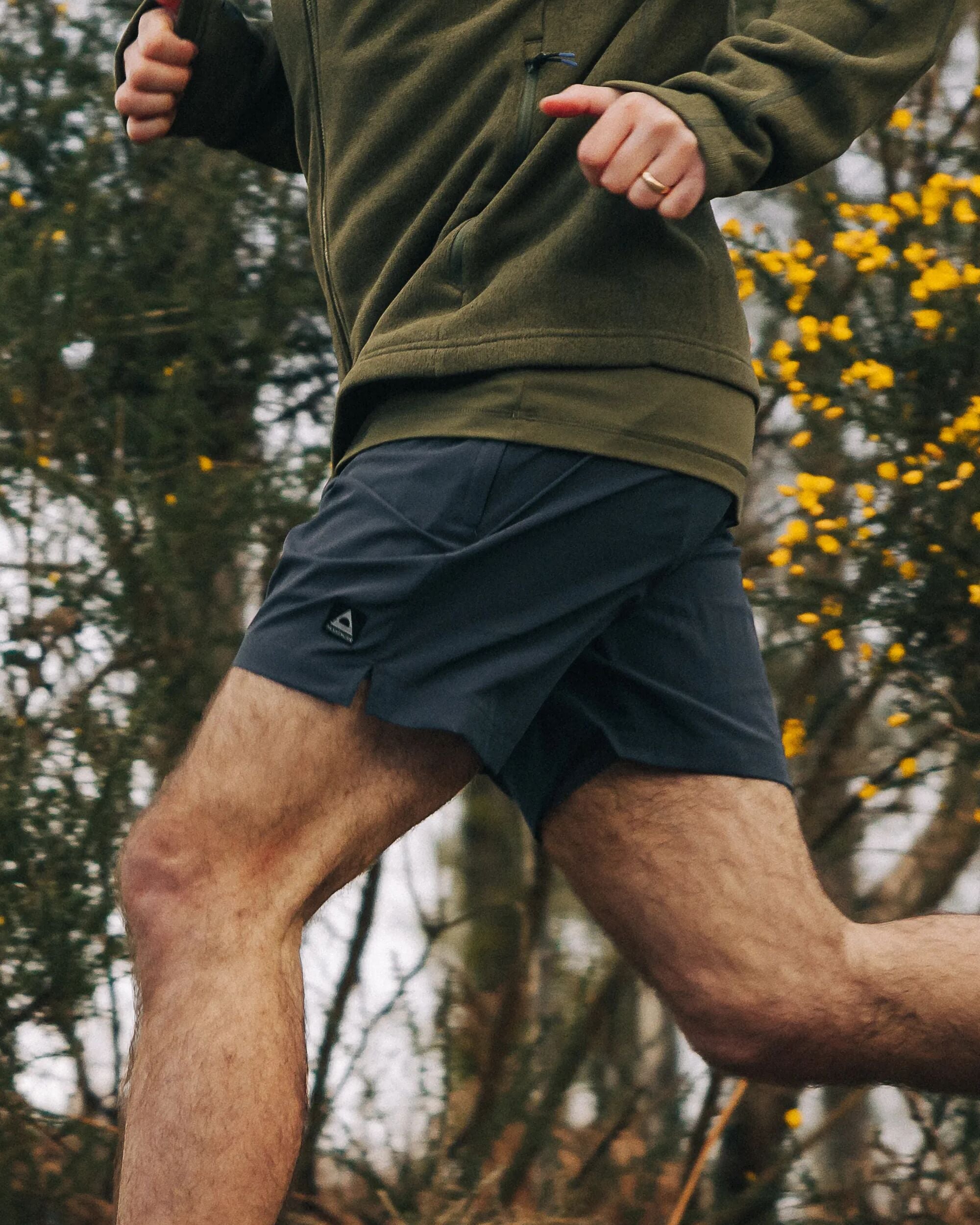 Sandune Trail Short - Charcoal - Lifestyle