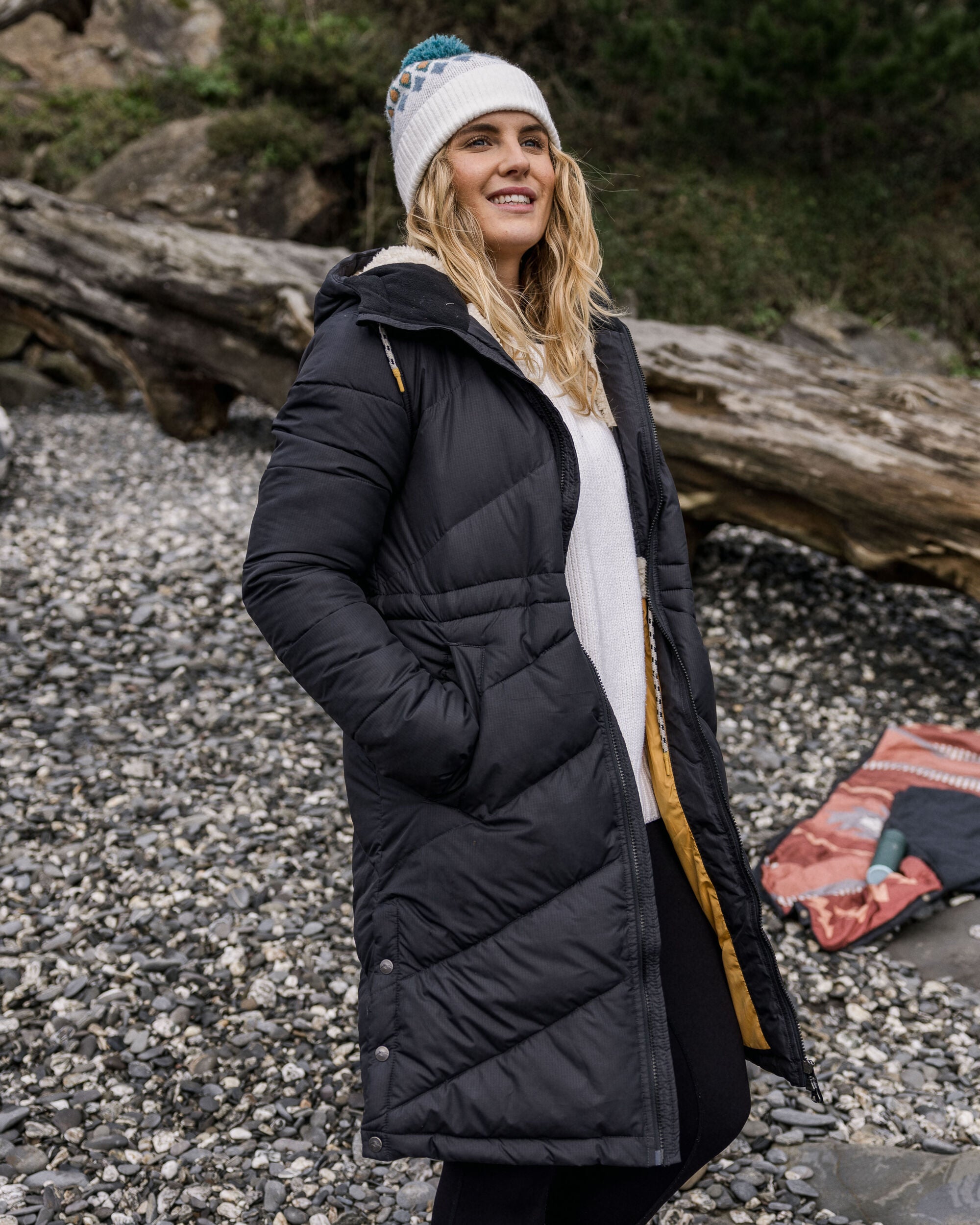 Kinsey 2.0 Recycled Jacket - Phantom Black - Lifestyle