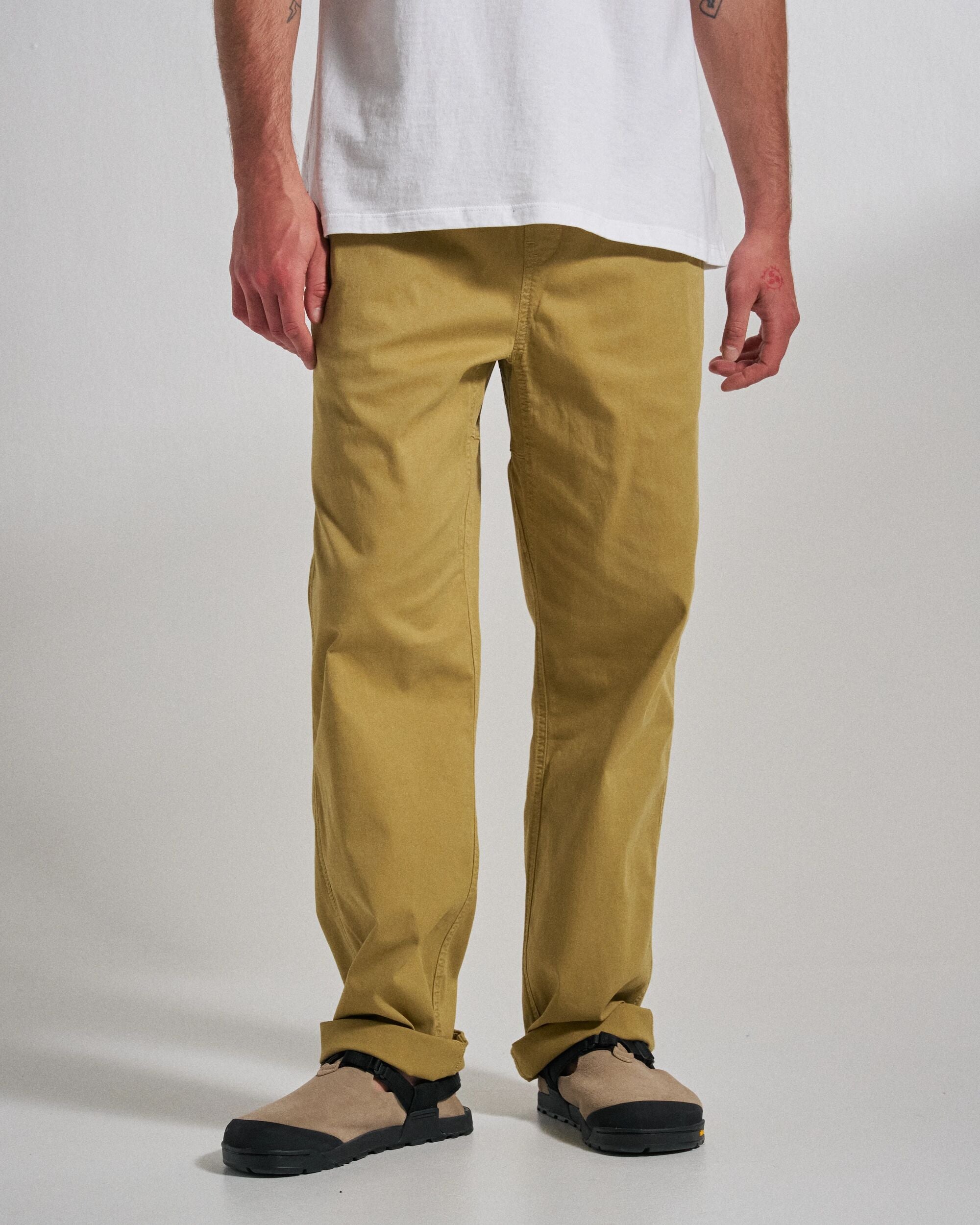 Drifter Twill Relaxed Fit Trouser - Warm Beige - Studio Model