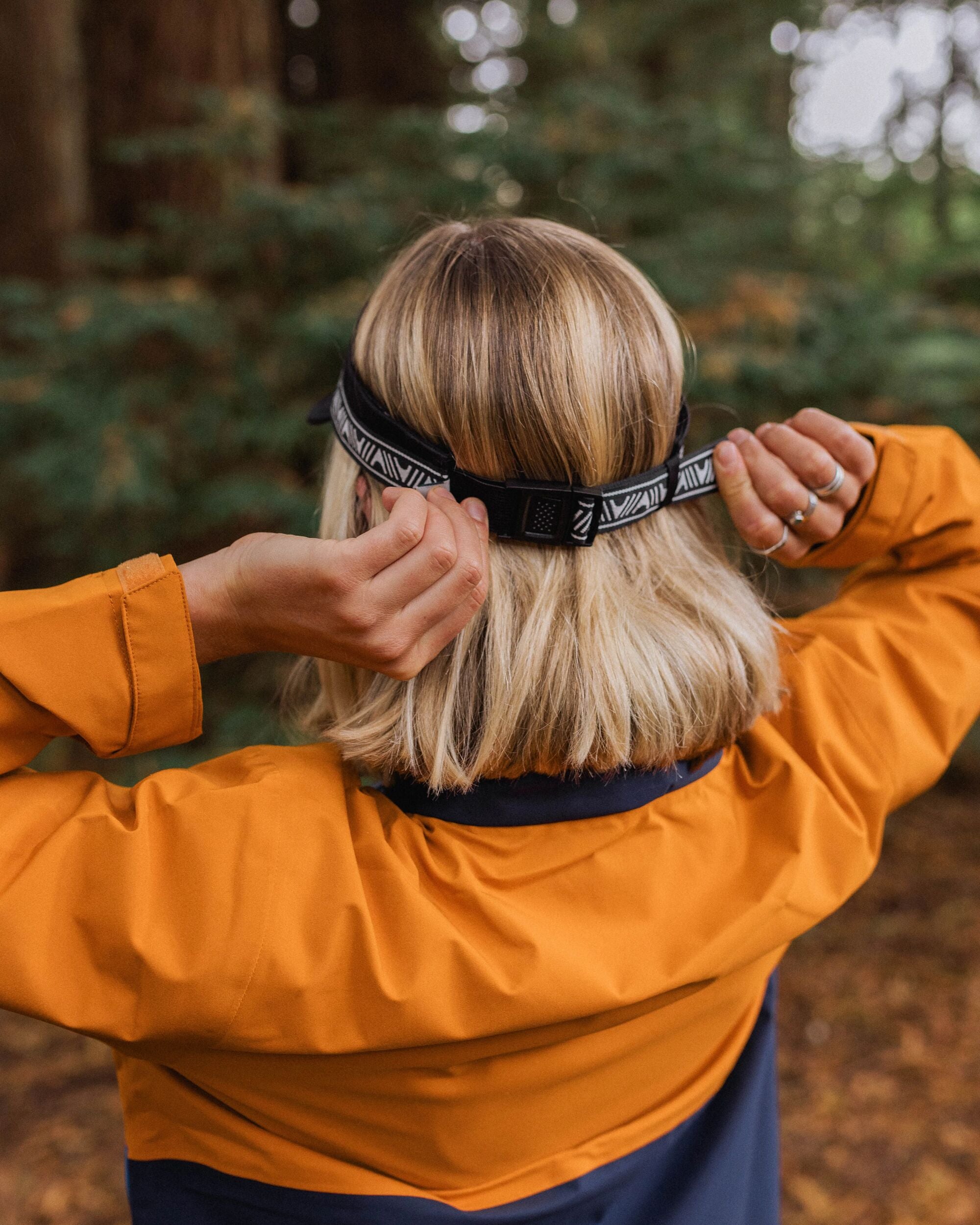 Trail Recycled Visor - Black - Lifestyle - Female