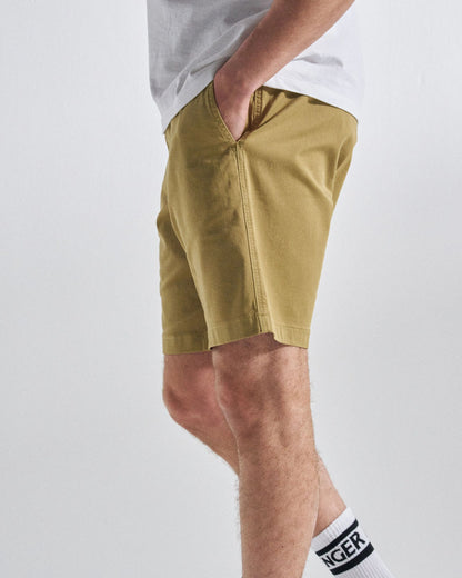 Drifter Organic Cotton Short - Warm Beige - Studio Model