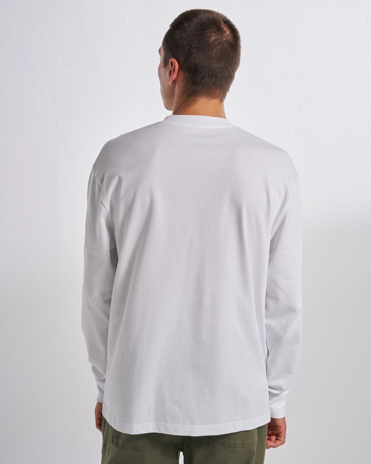 Vita Logo Relaxed Fit LS T-Shirt - White - Studio Model