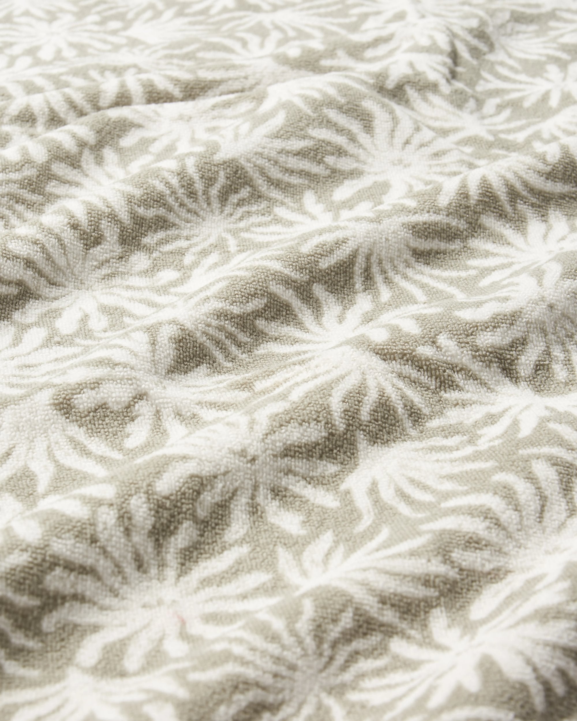 Travel Recycled Quick Dry Towel - Seaweed Pebble Grey - Flatlay