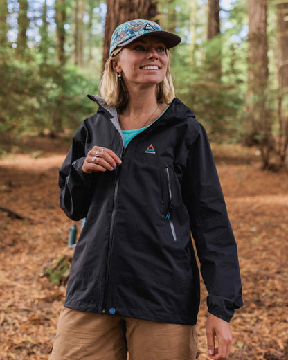 Trailscape Light Women's Recycled Waterproof Jacket - Black - Lifestyle