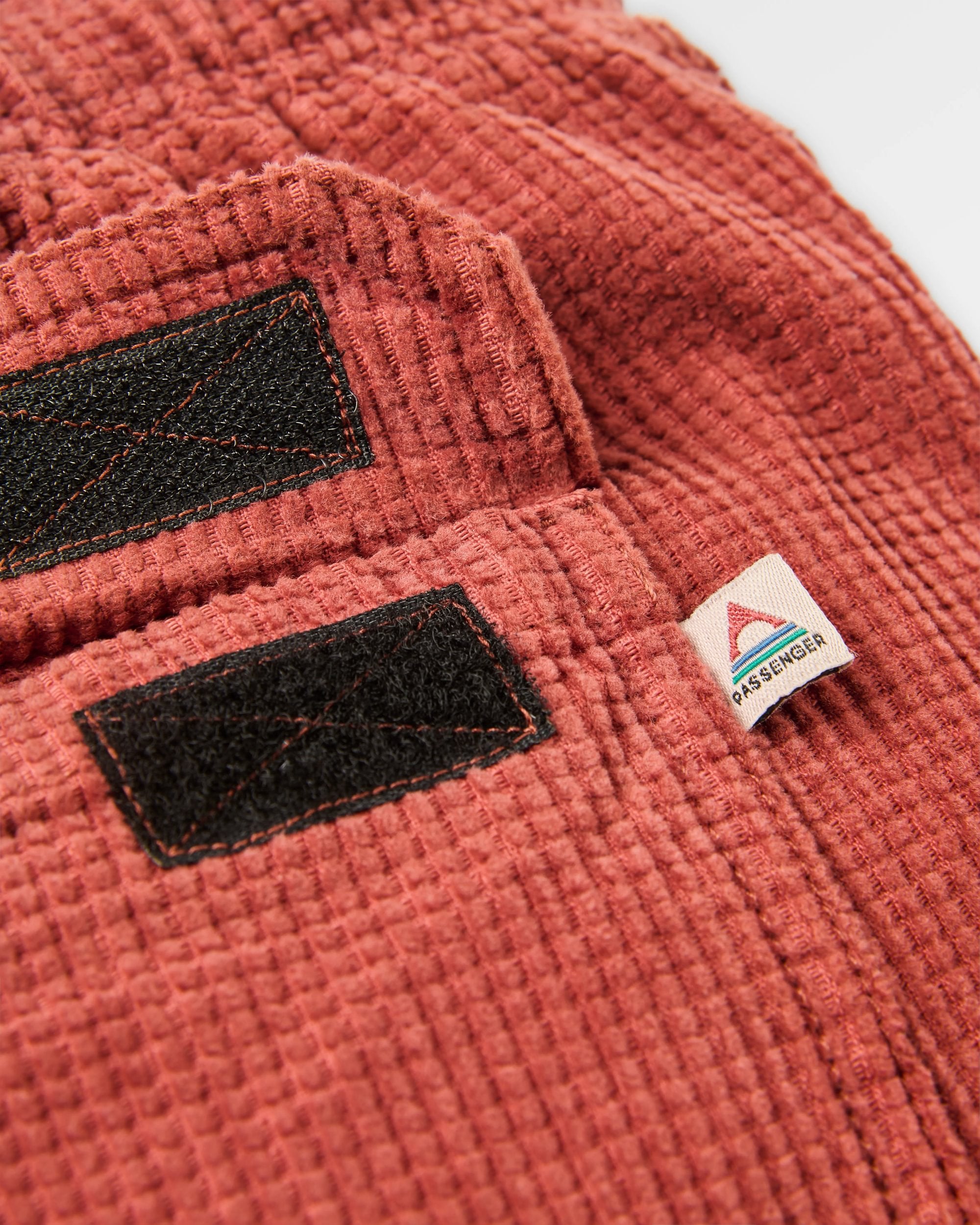 Apex Grid Cord Short - Redwood - Flatlay