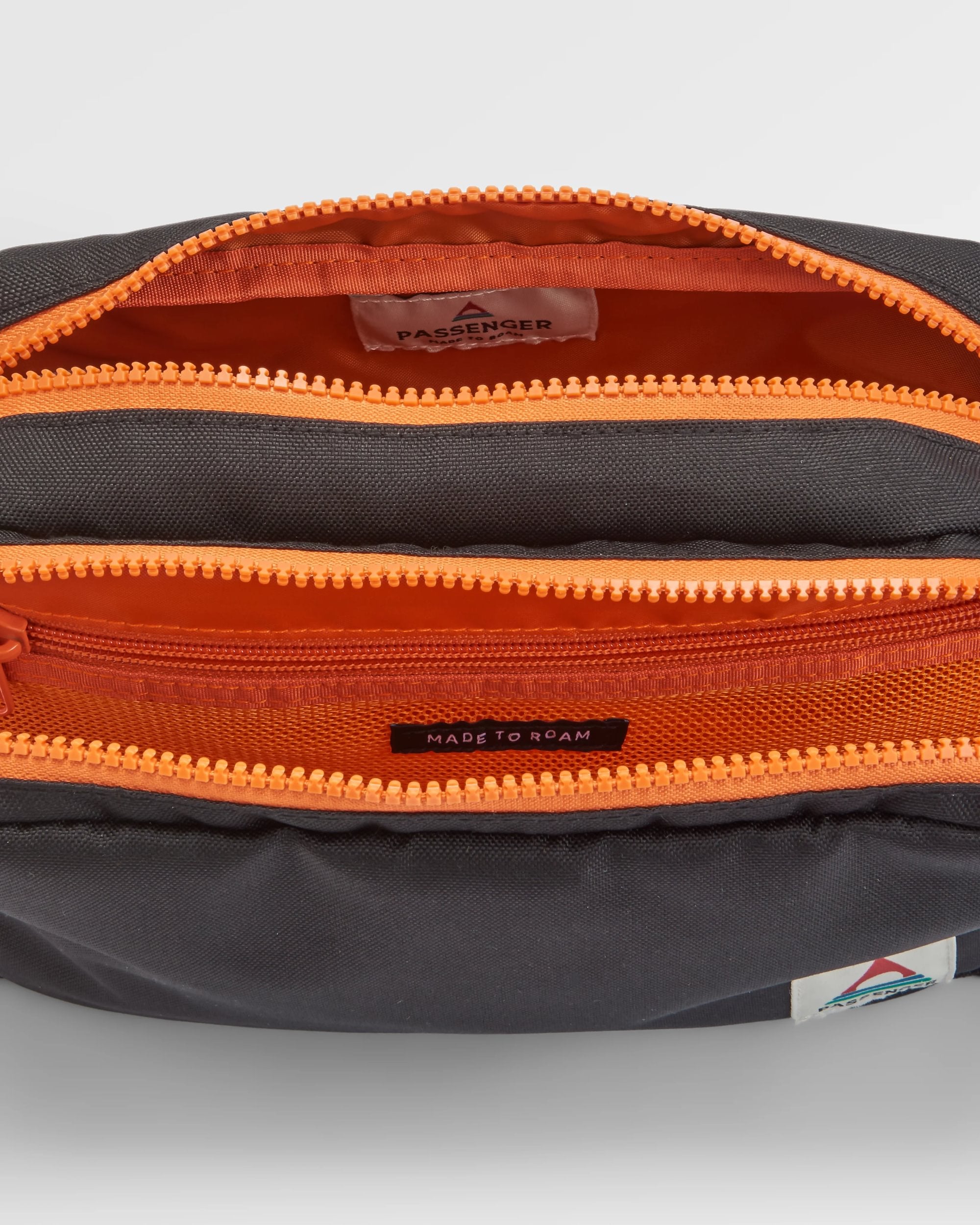 Travel Recycled Wash Kit - Black - Flatlay