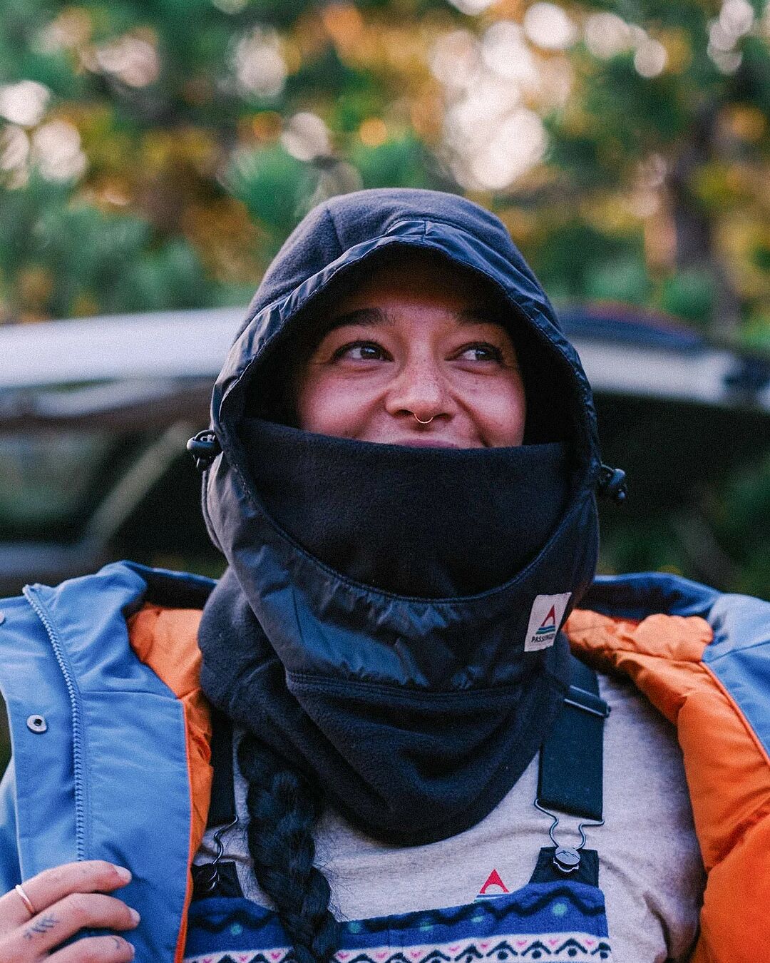 Snow Lodge Hood - Black - Lifestyle - Female