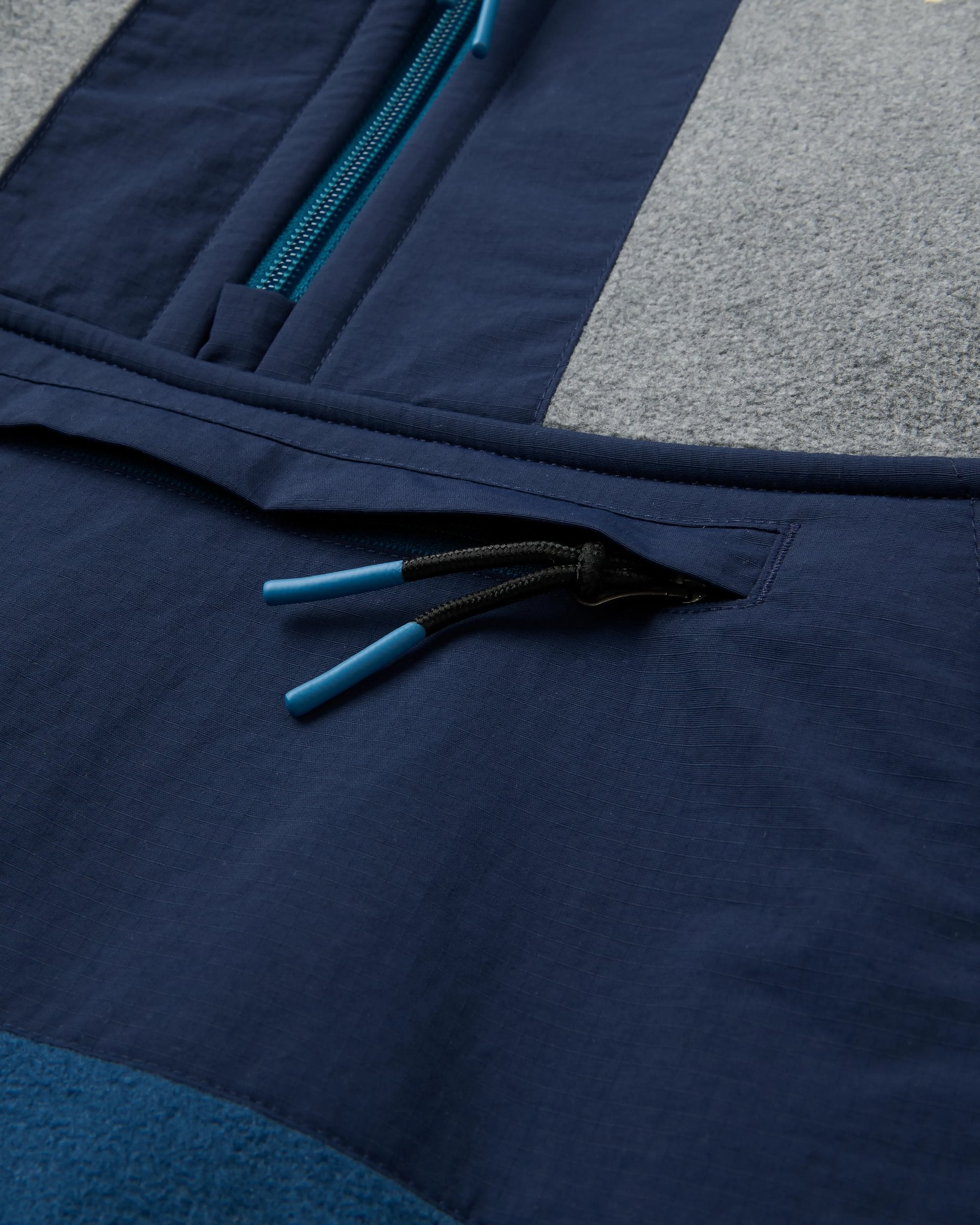 Woodland Hooded Recycled Polartec® Fleece - Grey Marl/Dark Denim - Flatlay