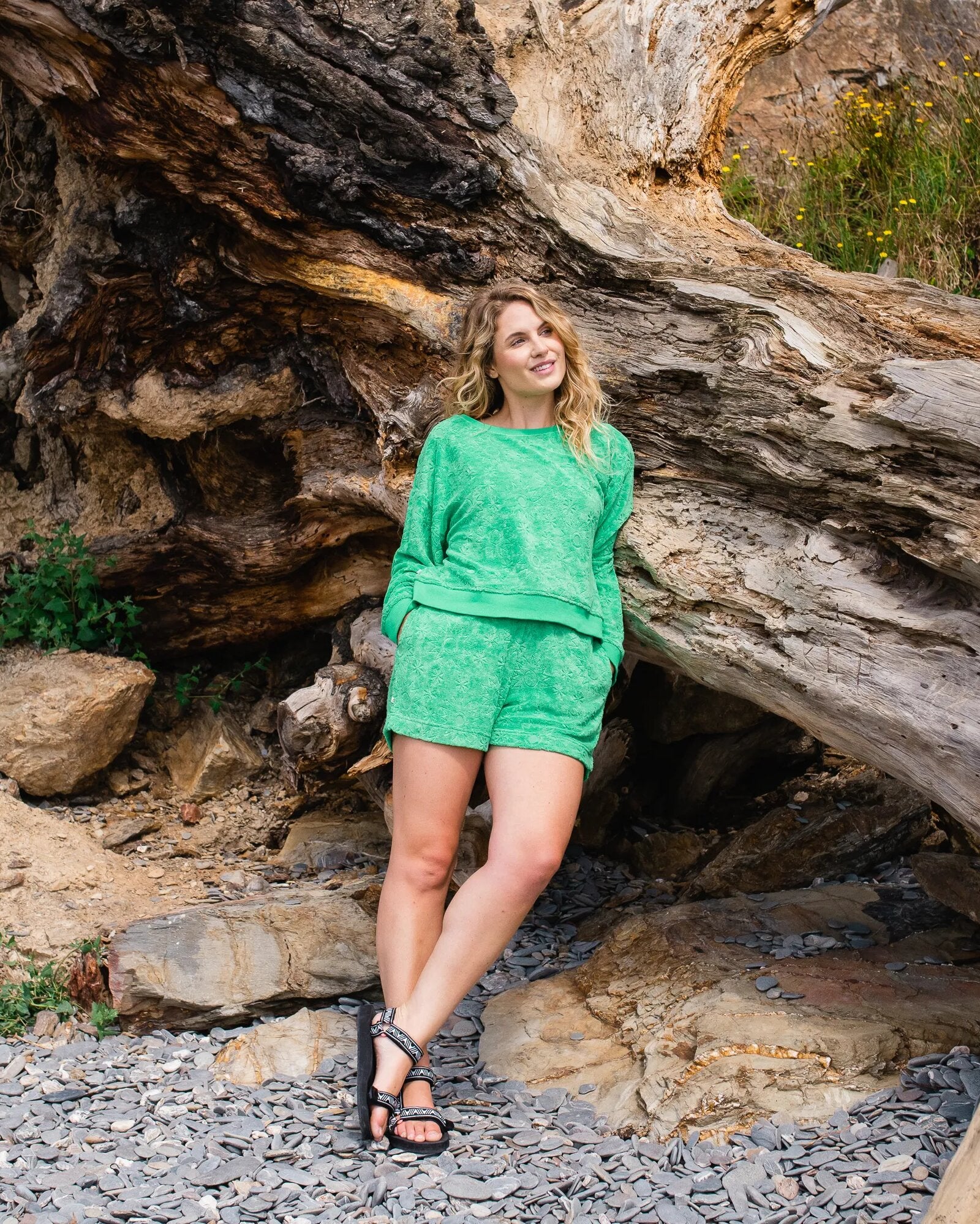 Vibes Textured Short - Green Spruce - Lifestyle