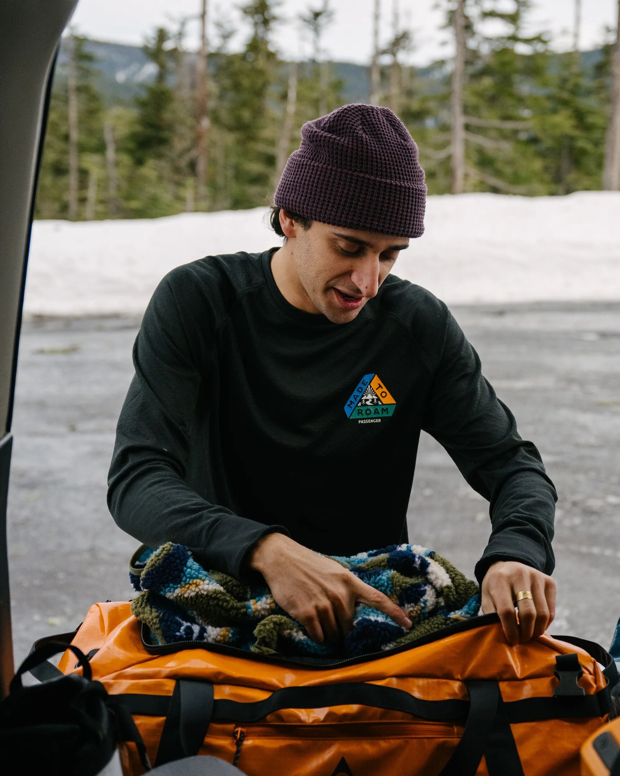 Alpine Recycled Base Layer LS T-Shirt - Black - Lifestyle