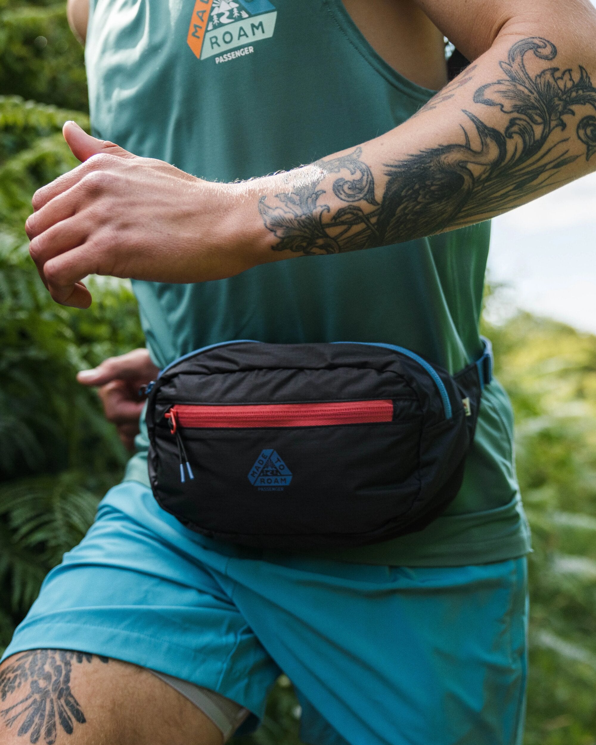 Trail Light Recycled Packable Hip Pack - Black - Lifestyle - Male