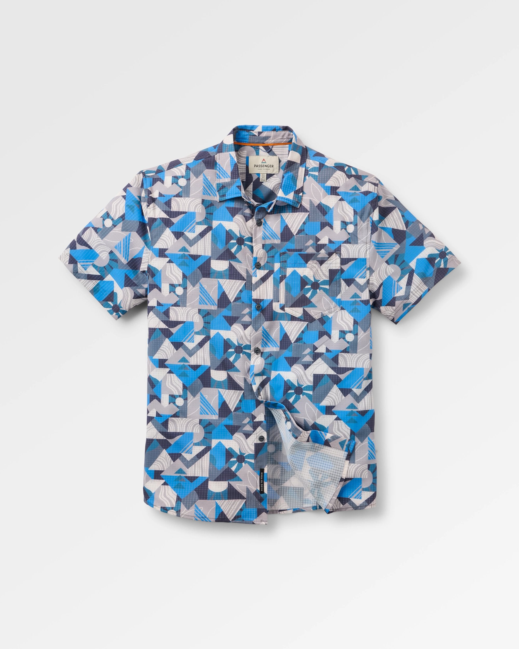 365 Active Shirt - Sun Patch Marine Blue - Flatlay