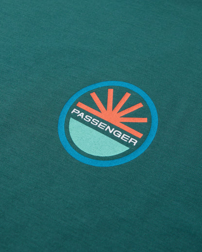 Chase The Light Active T-Shirt - Deep Ocean - Flatlay