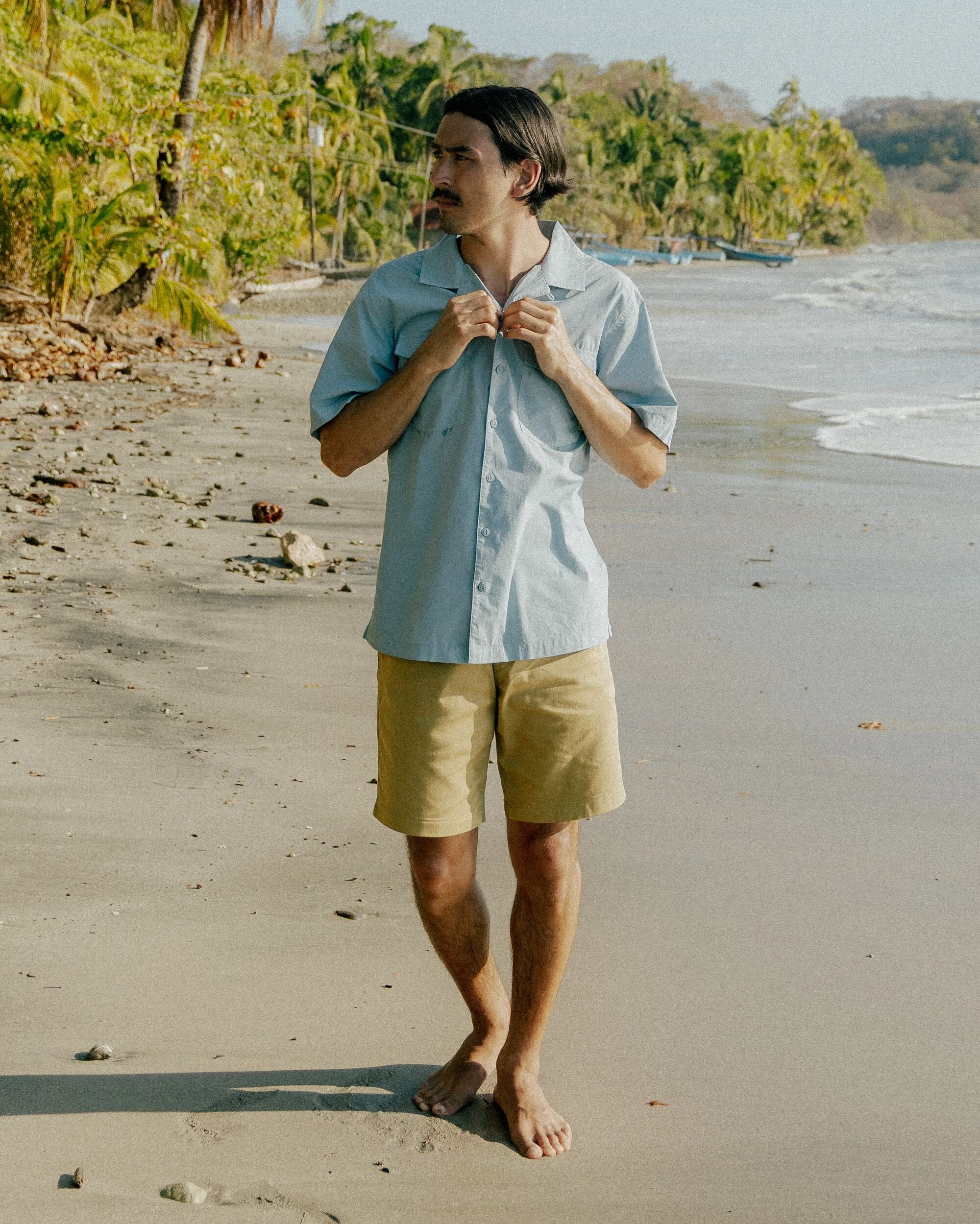 Drifter Organic Cotton Short - Warm Beige - Lifestyle