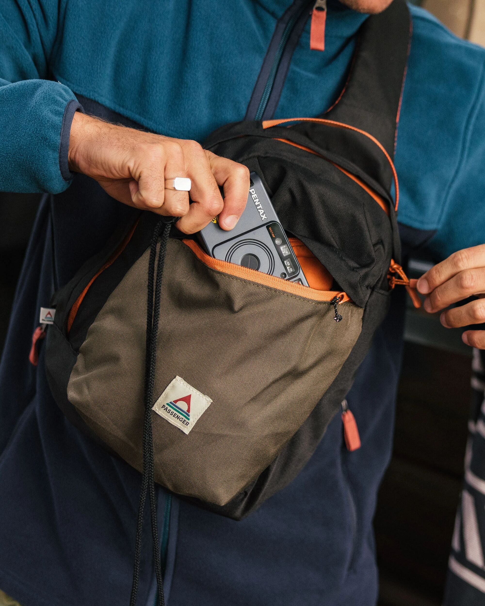 Boondocker Recycled Sling 8L - True Black/ Khaki - Lifestyle - Male