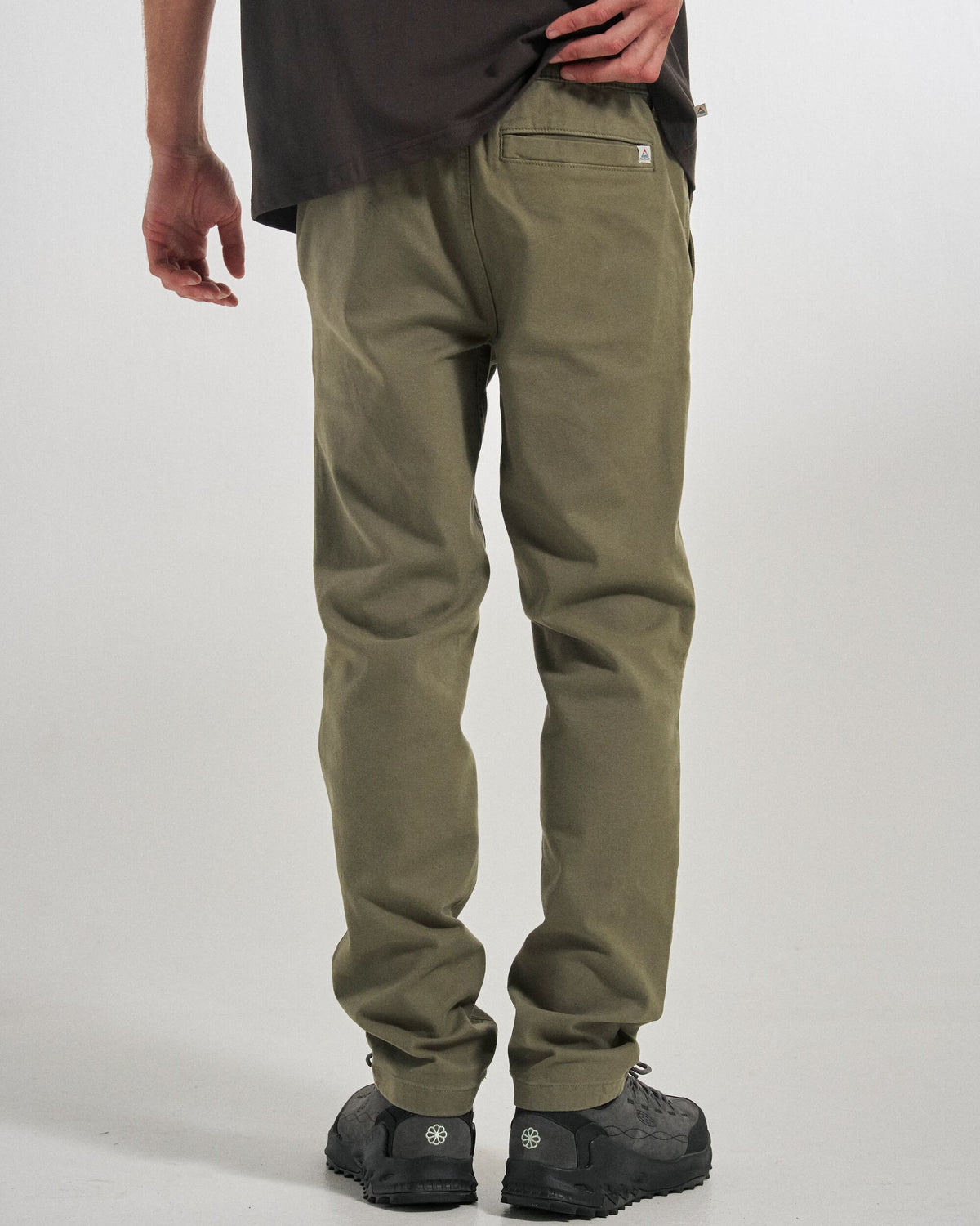 Horizon Regular Fit Trouser - Dusty Olive - Studio Model
