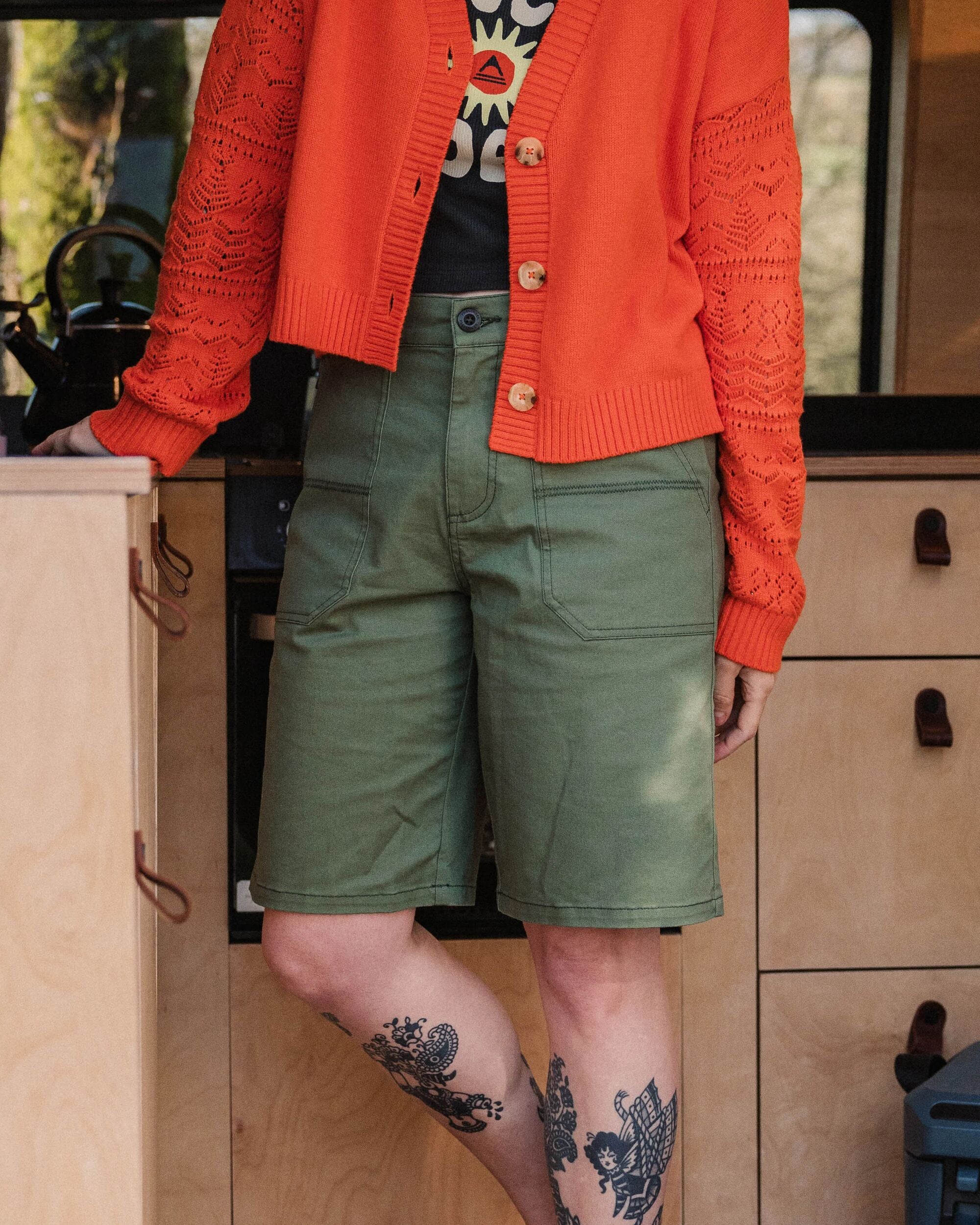 Lani Organic Twill Long Short - Wild Green - Lifestyle