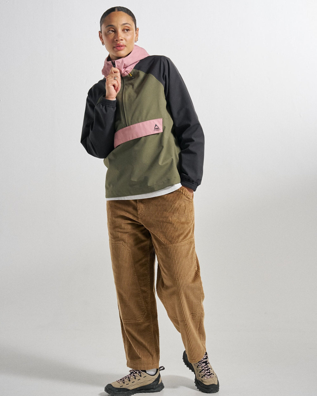 Serein Waterproof Anorak - Faded Black/Dusty Olive - Studio Model