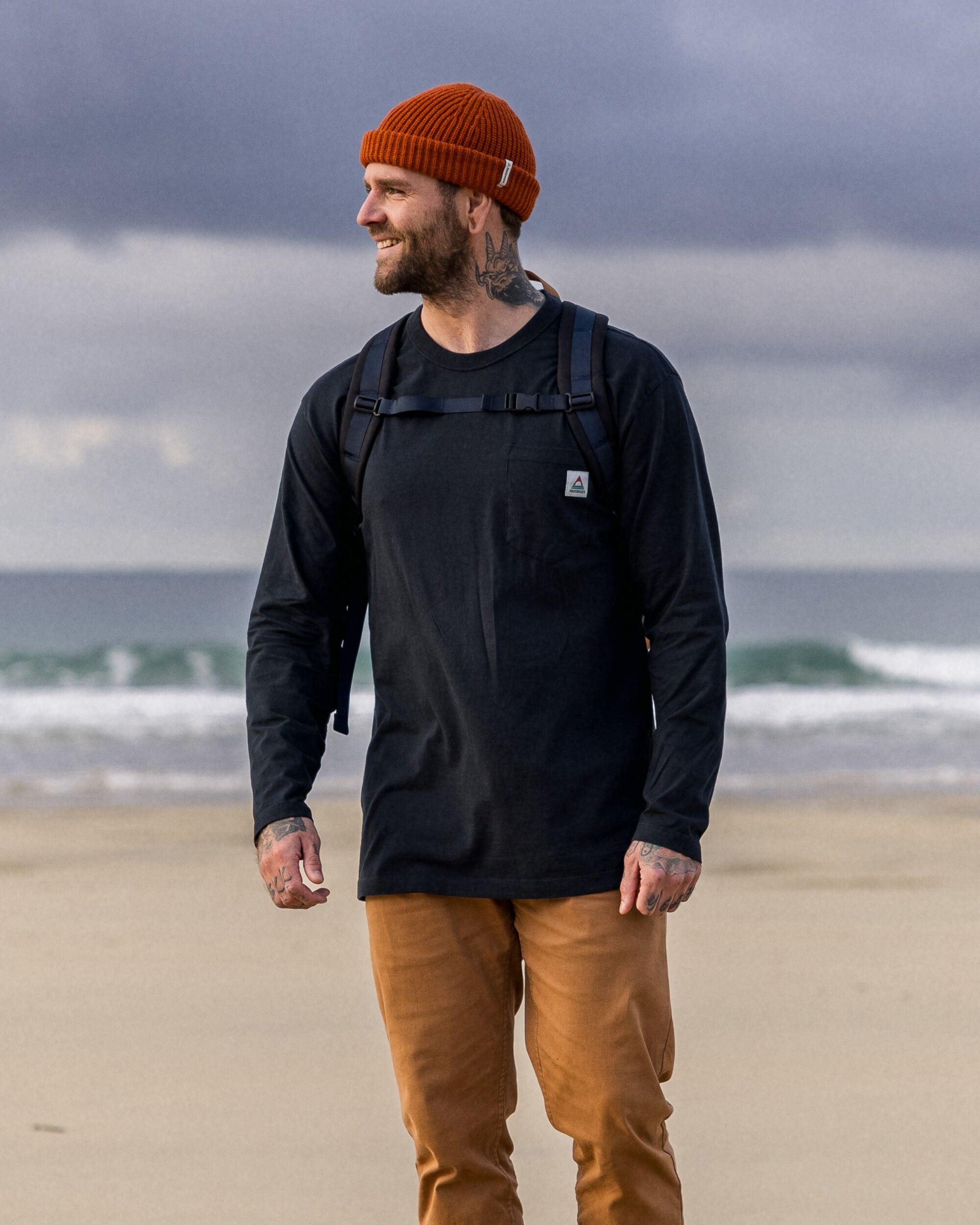 Heritage Recycled Relaxed Fit LS T-Shirt - Black - Lifestyle