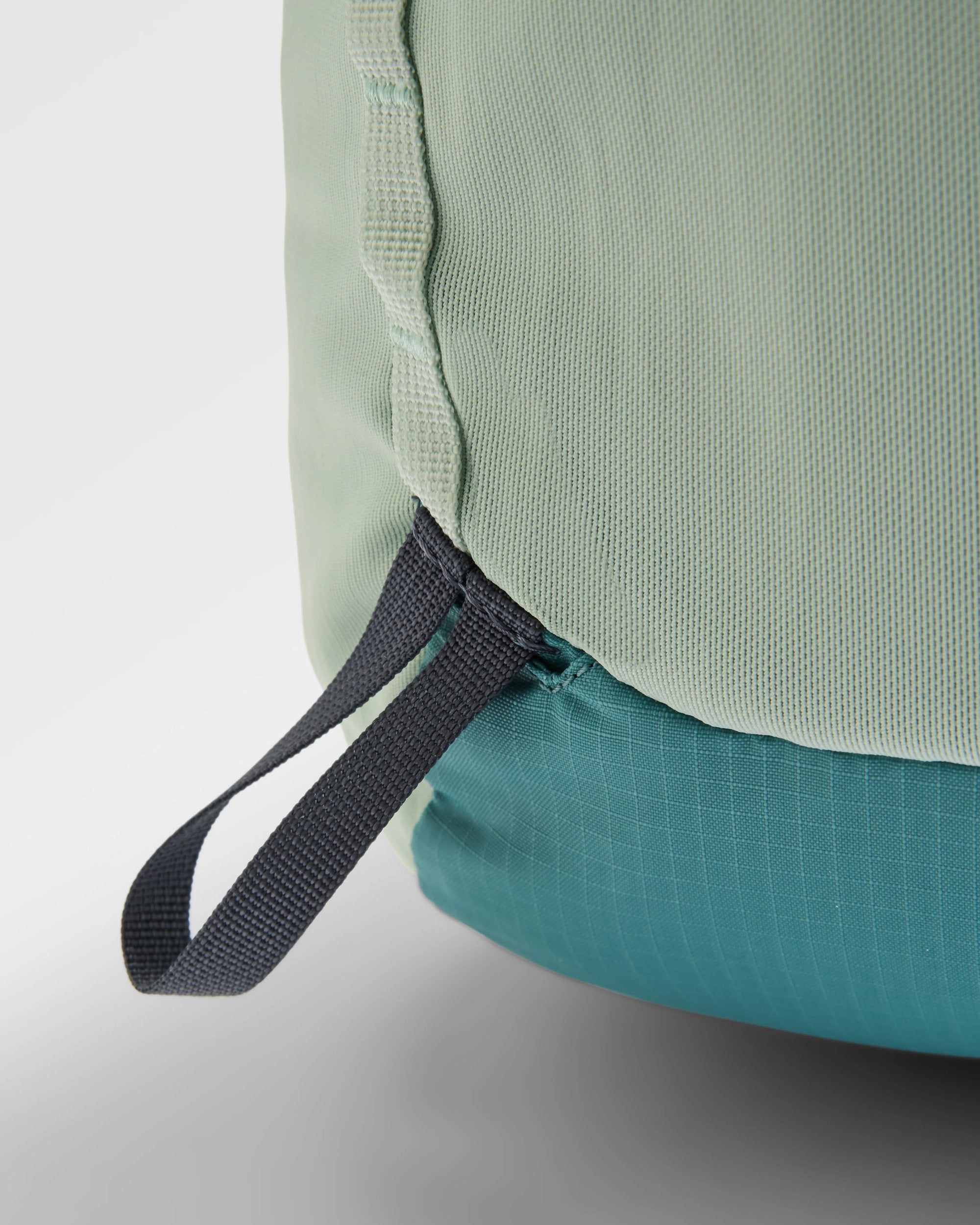 Trail Recycled 15L Hydration Pack - Arctic - Flatlay