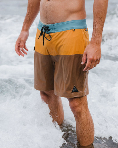 Cutback NetPlus® Recycled Boardshort - Spruce Yellow/Toffee - Lifestyle