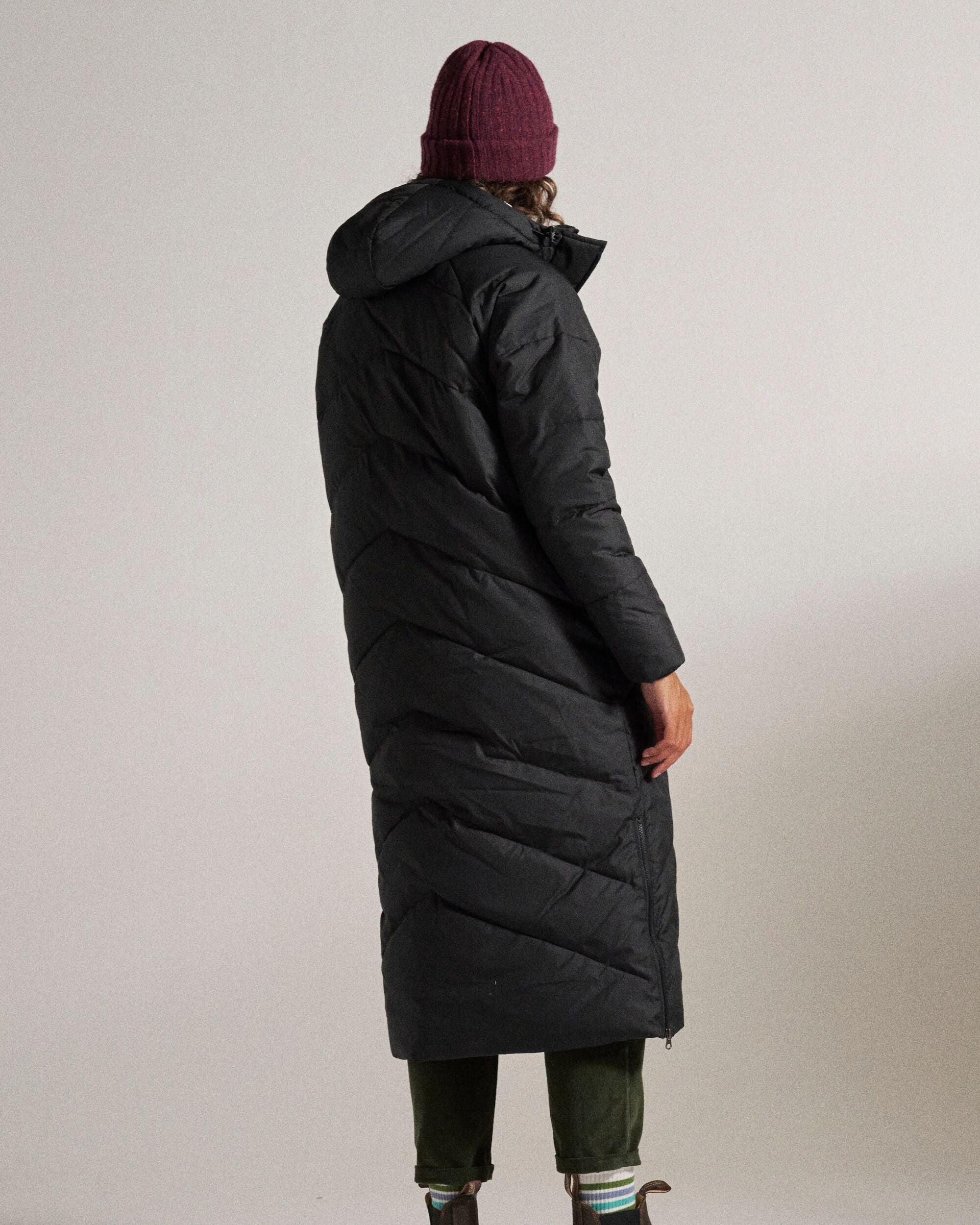 Tasman Recycled Long Insulated Jacket - Black - Studio Model