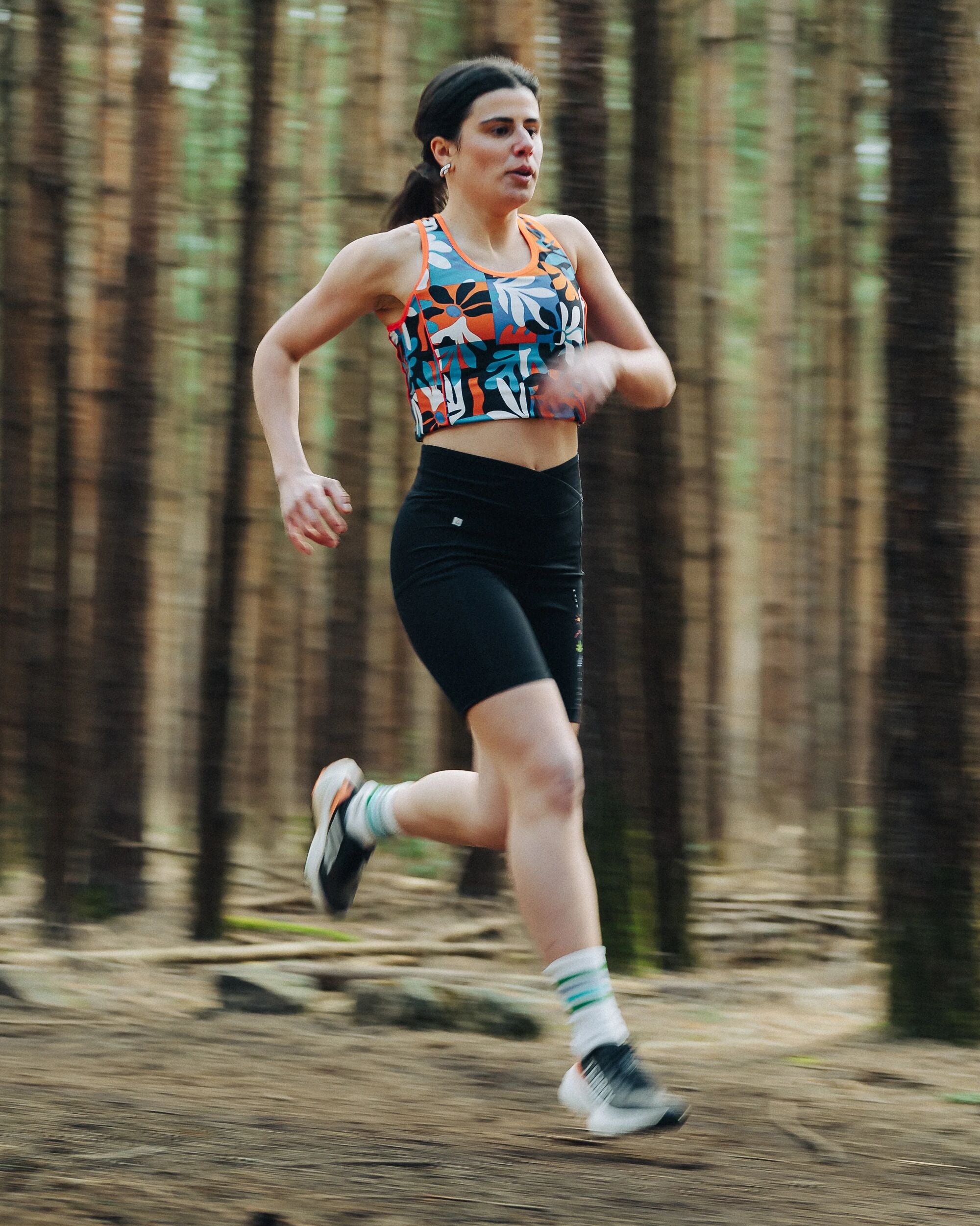 Mantra Recycled Active Short - Black - Lifestyle