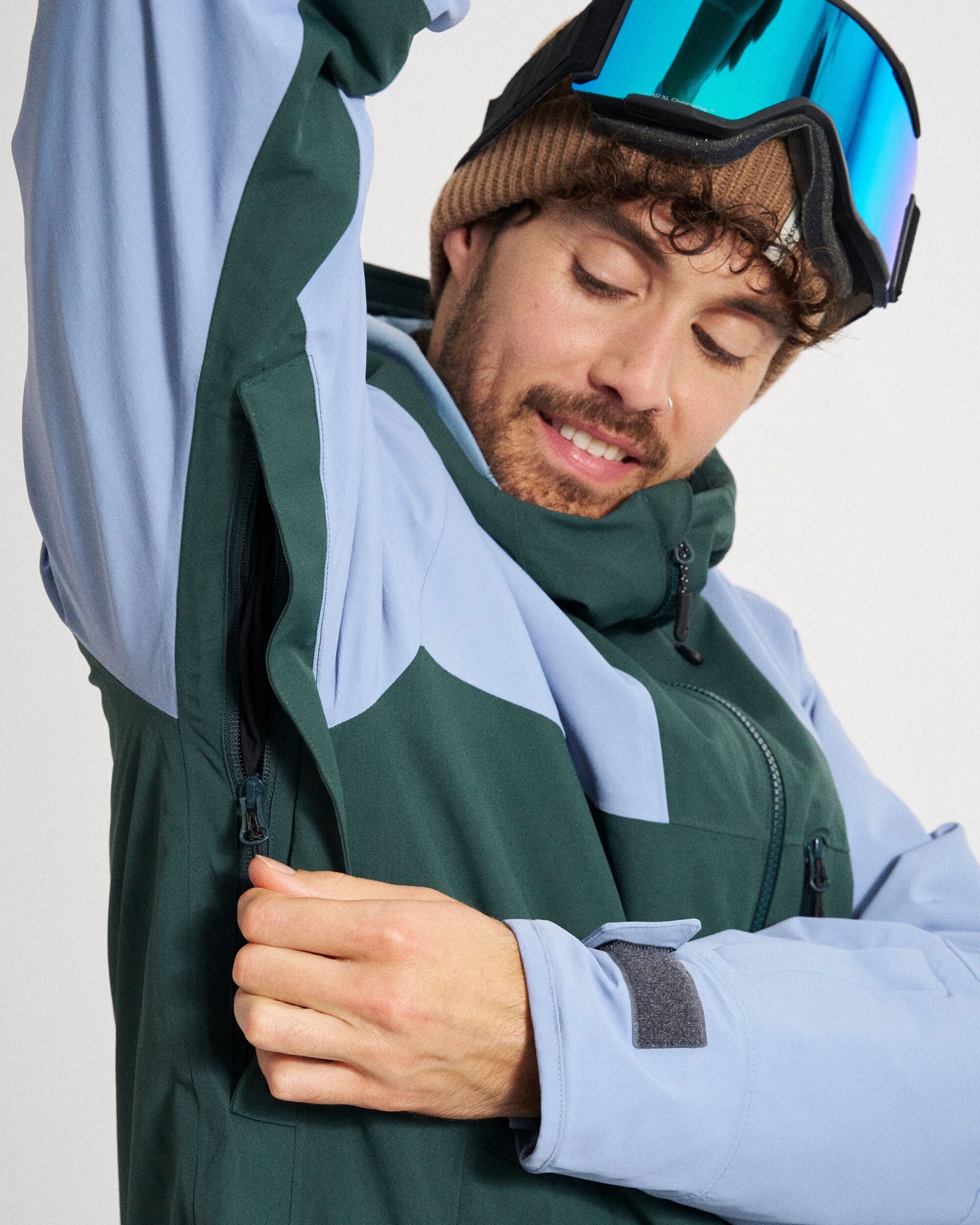 Snowscape Men's Recycled Jacket - Faded Denim/Dark Fern - Studio Model