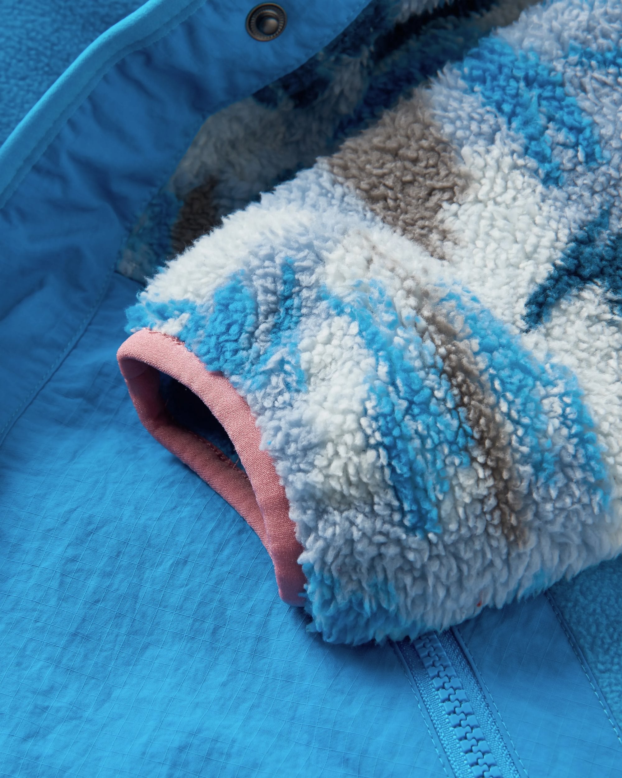 Navegado Recycled Soft-Touch Sherpa Fleece - Abstract Mountain Blue Fog - Flatlay