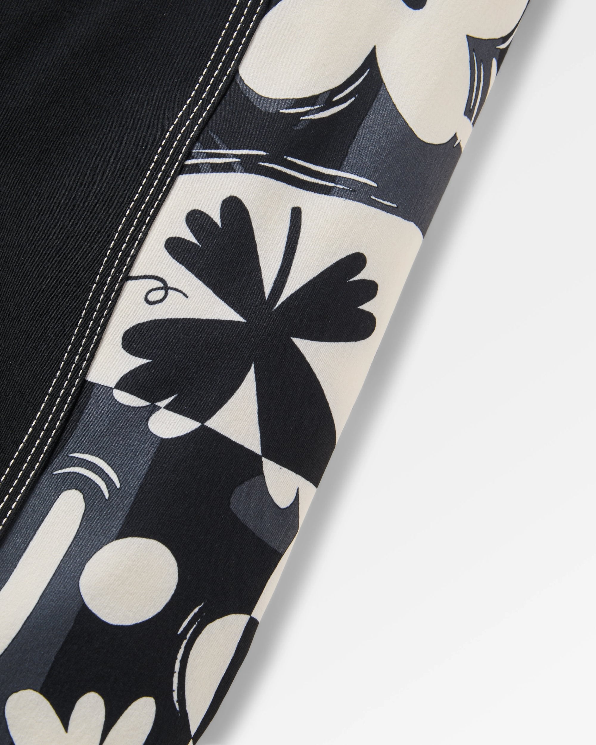 Rialto 16" Boardshort - Black - Flatlay