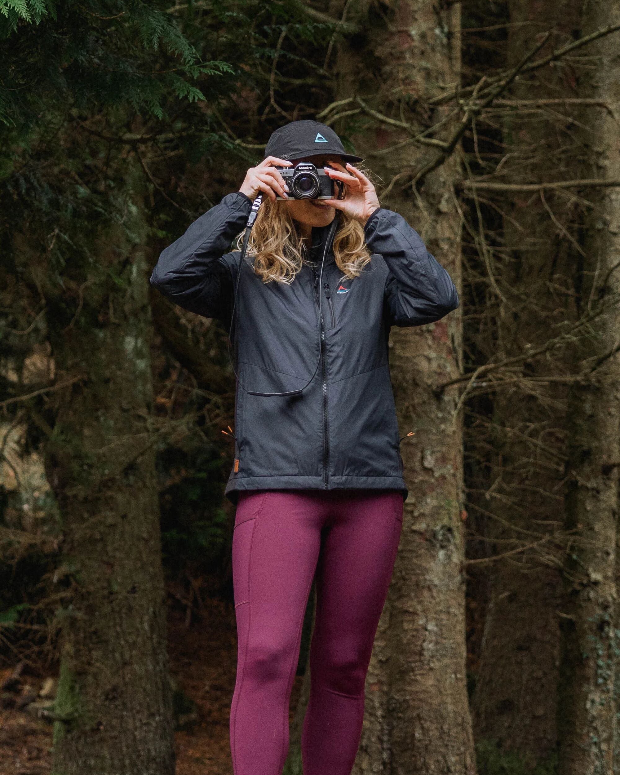 Shasta Lightweight Recycled Thermore® Hoodless Jacket - Black - Lifestyle