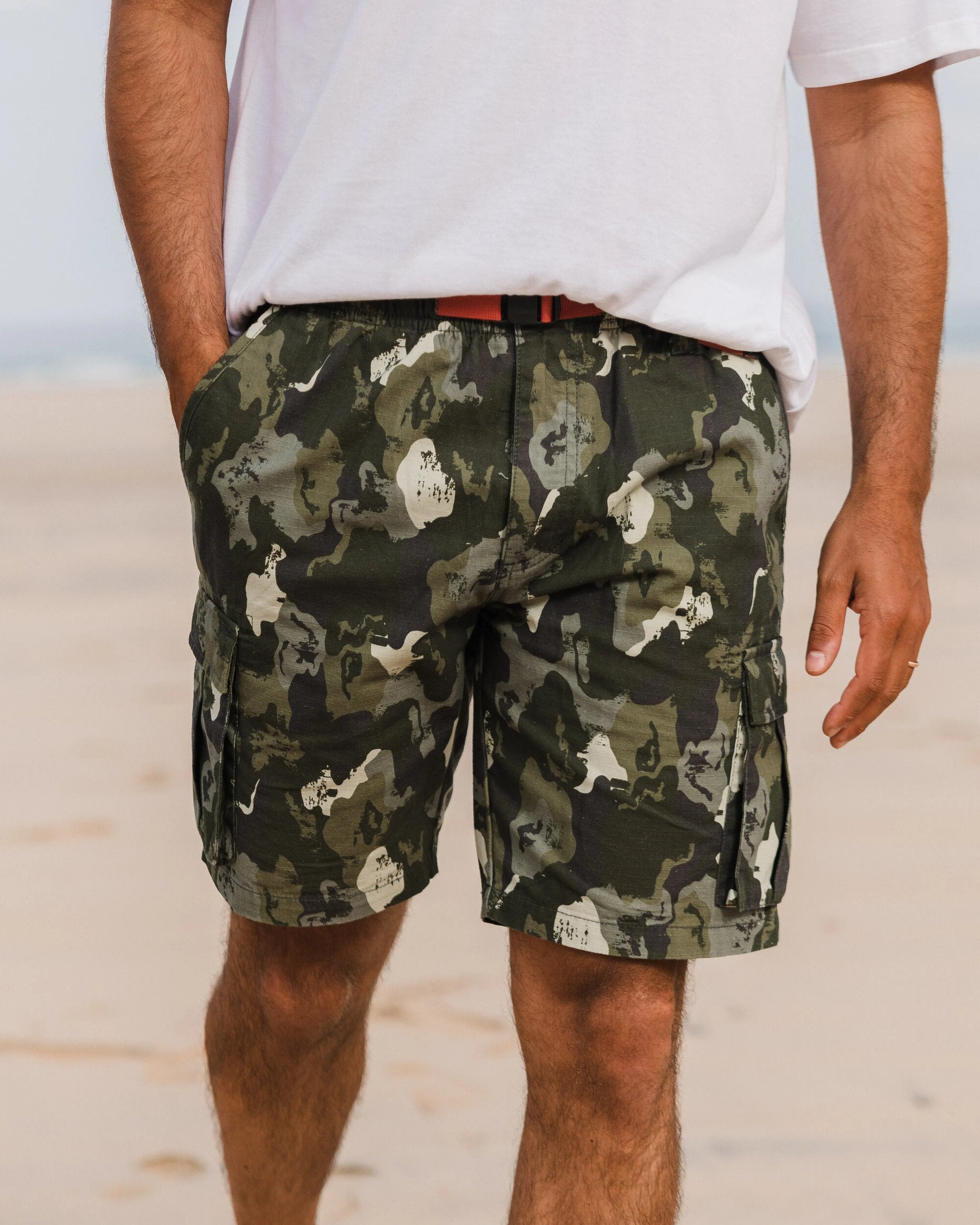 Adventurer Cargo Cotton Short - Sycamore Khaki Camo - Lifestyle