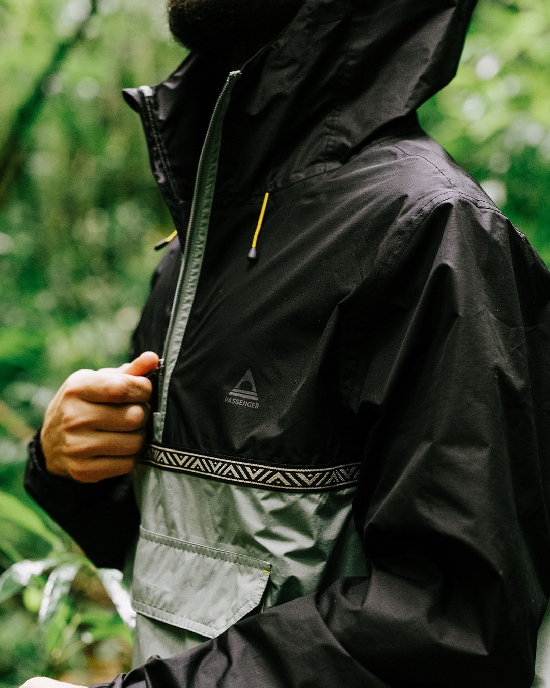 Flow 1/2 Zip Recycled Waterproof Jacket - True Black/Pistachio