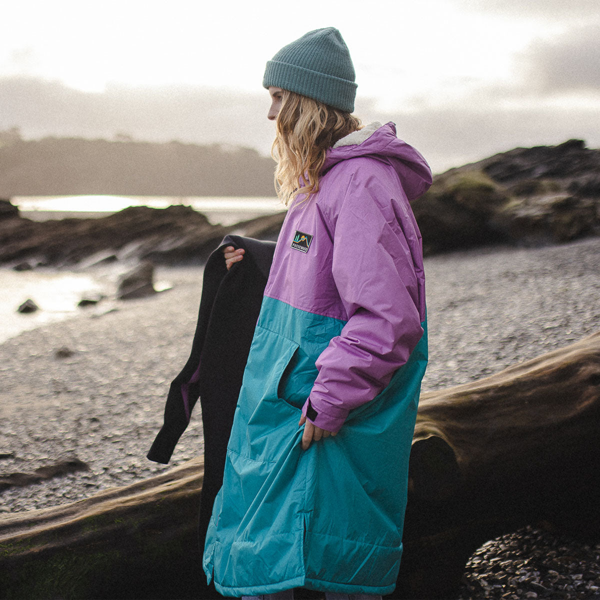 Roaming Recycled Sherpa Lined Changing Robe - Viridian Green/Orchid - Lifestyle - Female