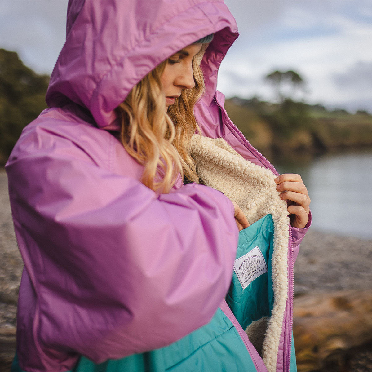 Roaming Recycled Sherpa Lined Changing Robe - Viridian Green/Orchid - Lifestyle - Female