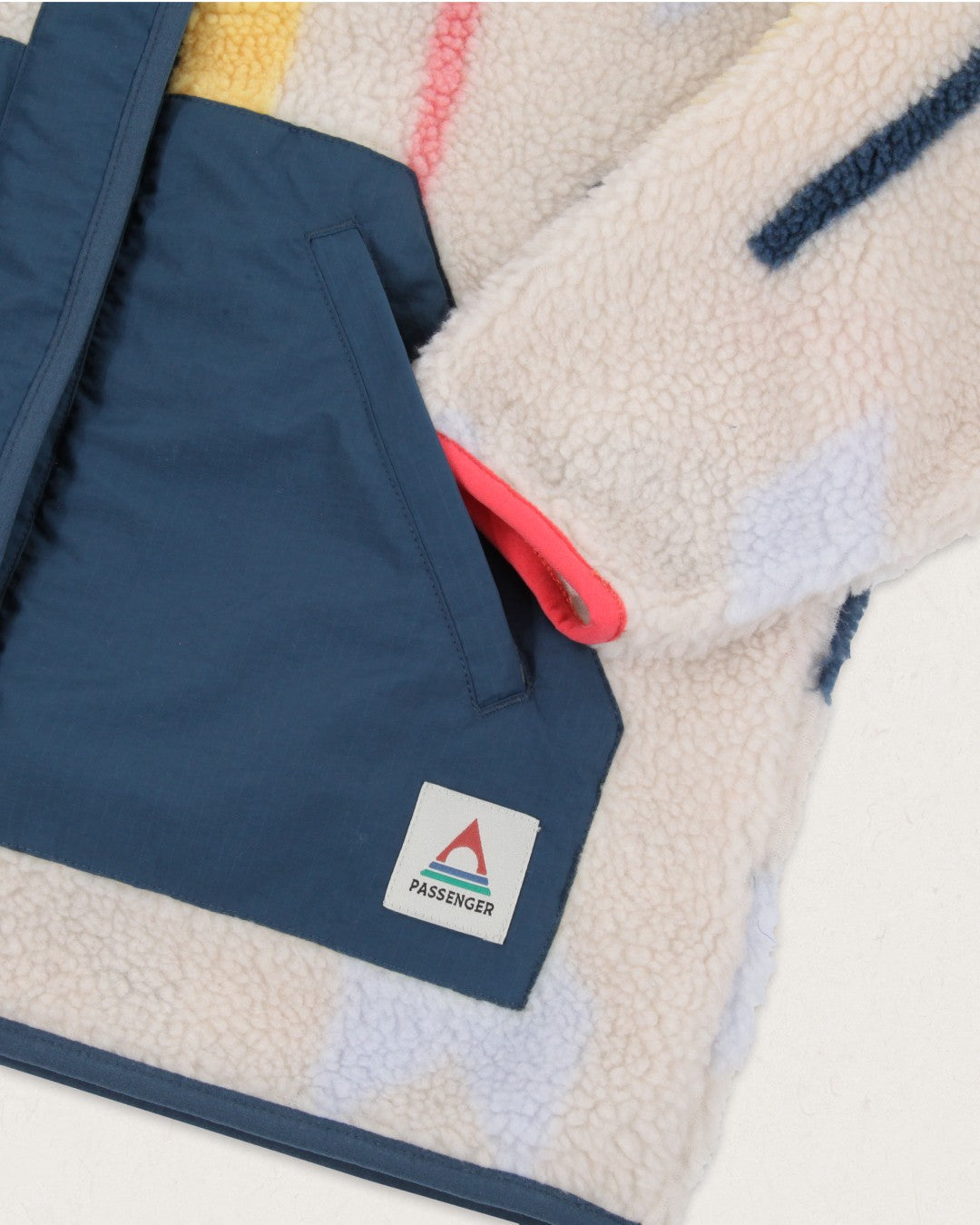 Clover Recyceltes Tiefflor-Sherpa-Fleece - Off White Geo